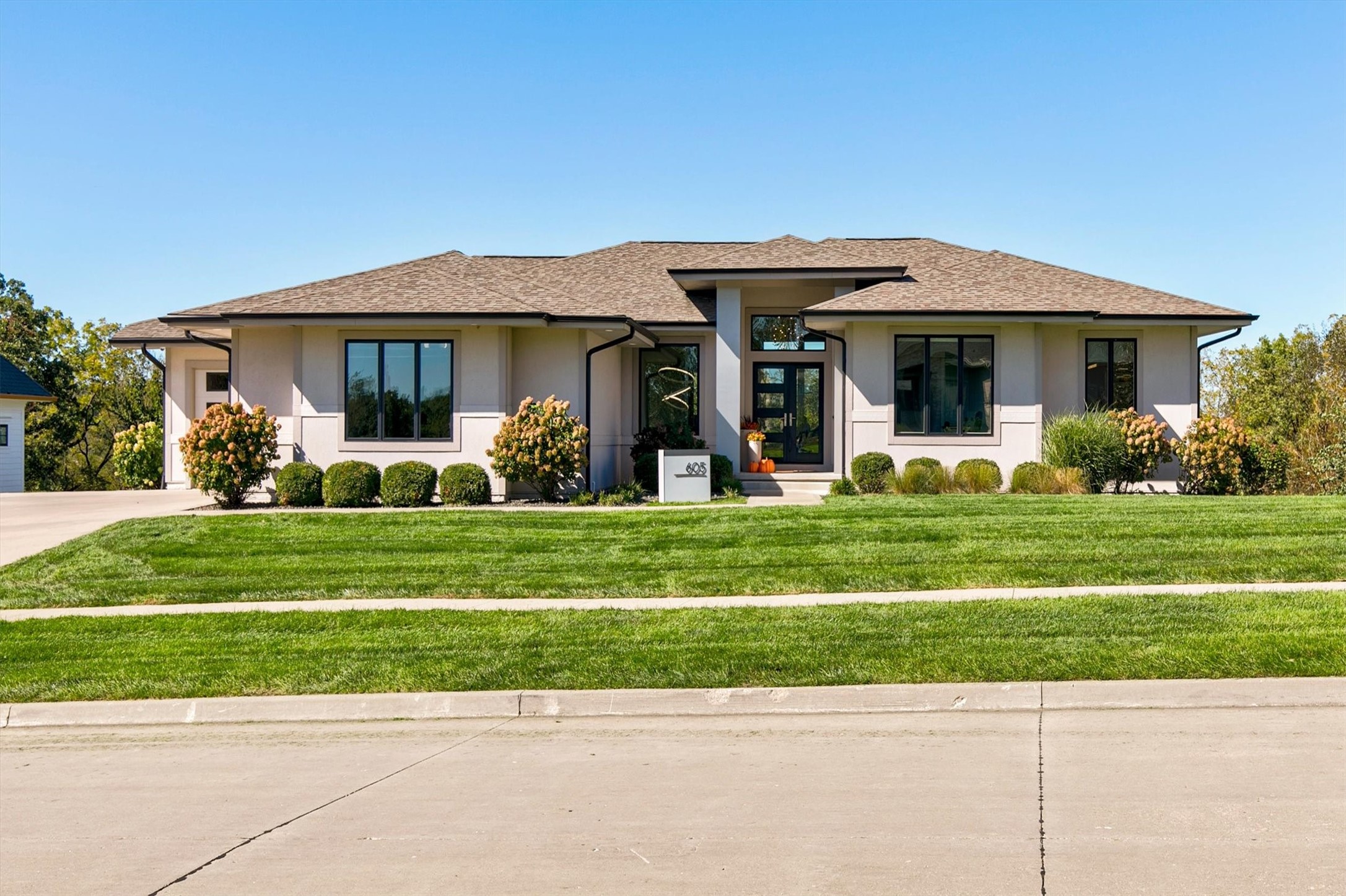 605 S Tiburon Cove