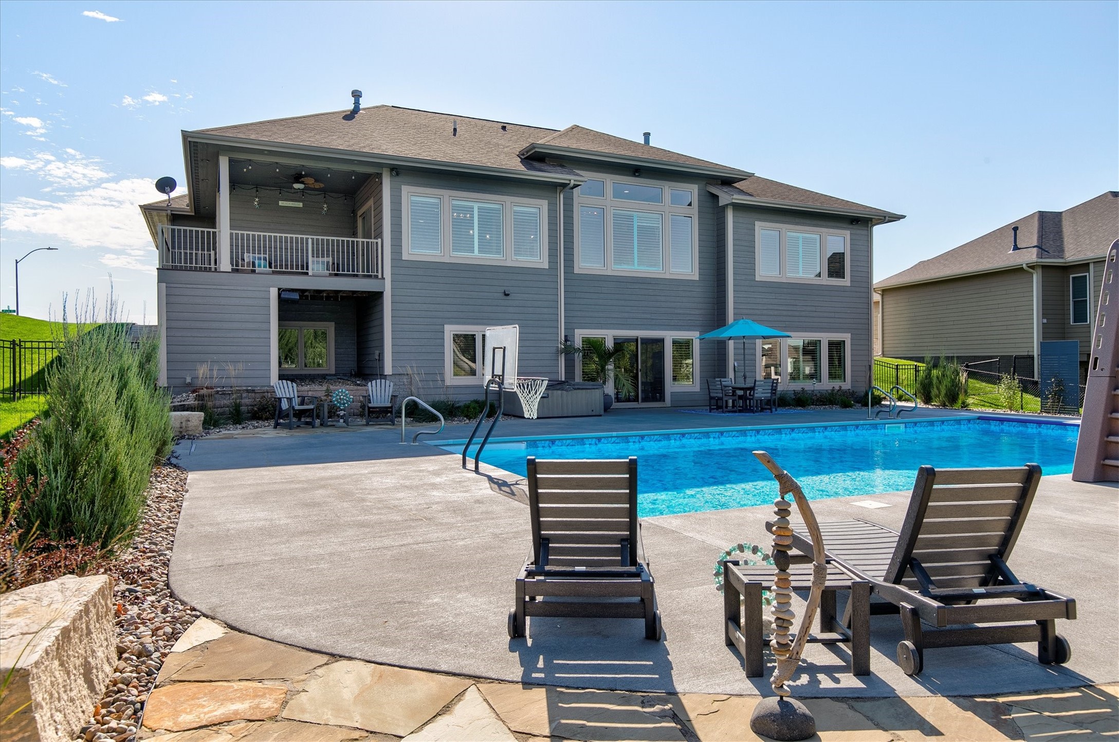 15401 Plum Drive