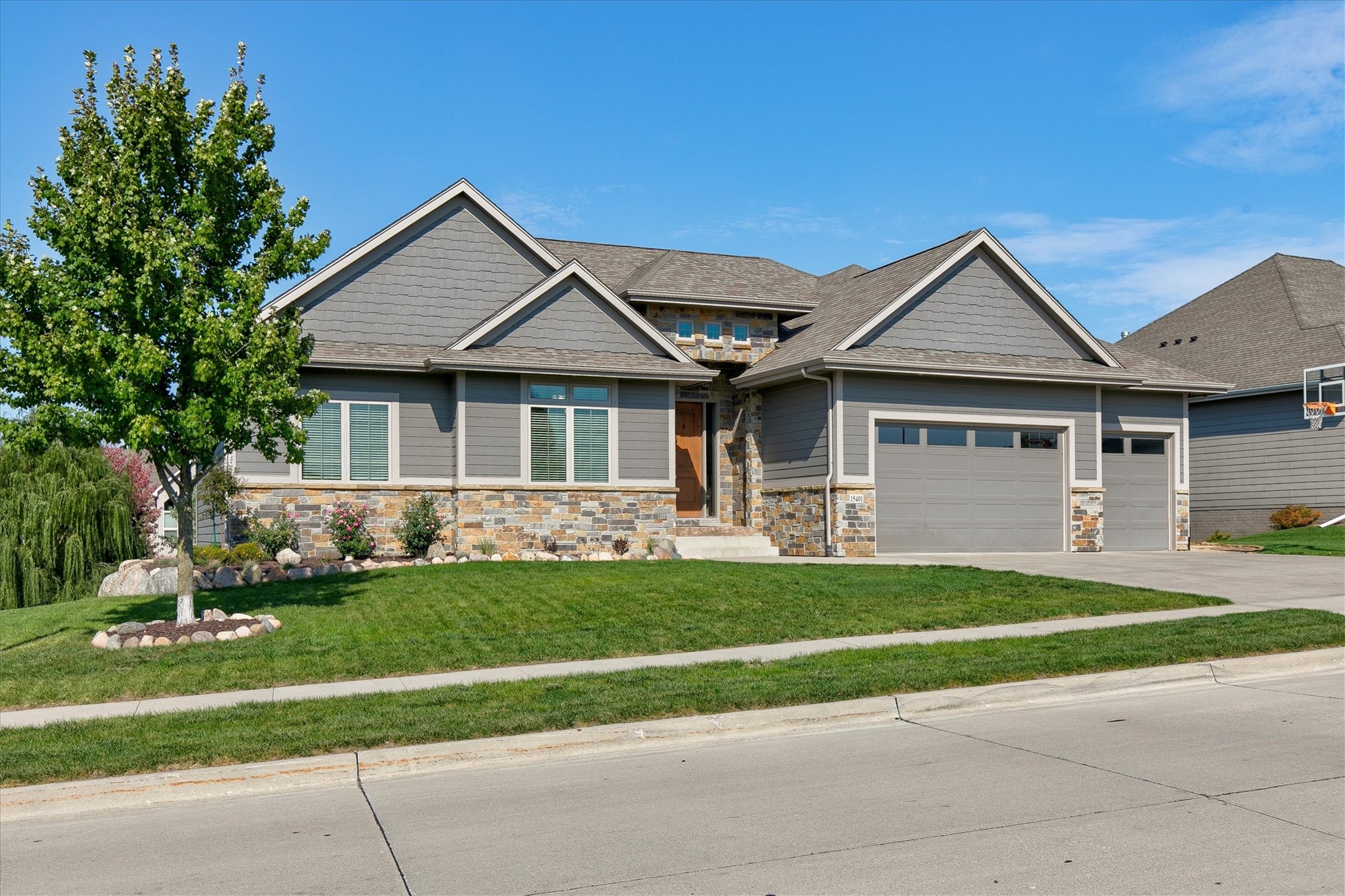 15401 Plum Drive