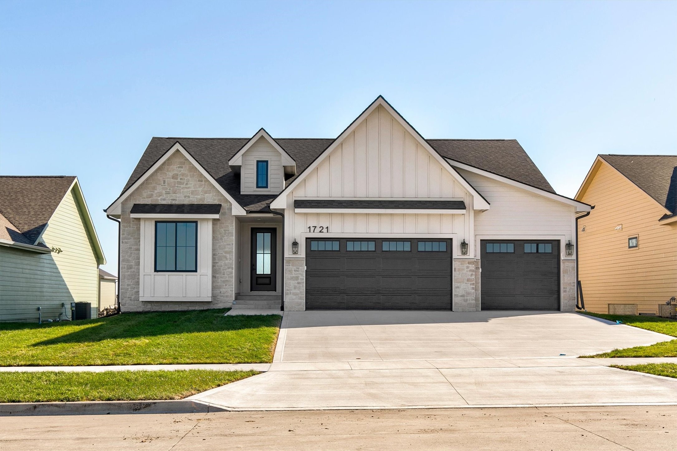 1721 SW Sunset Court