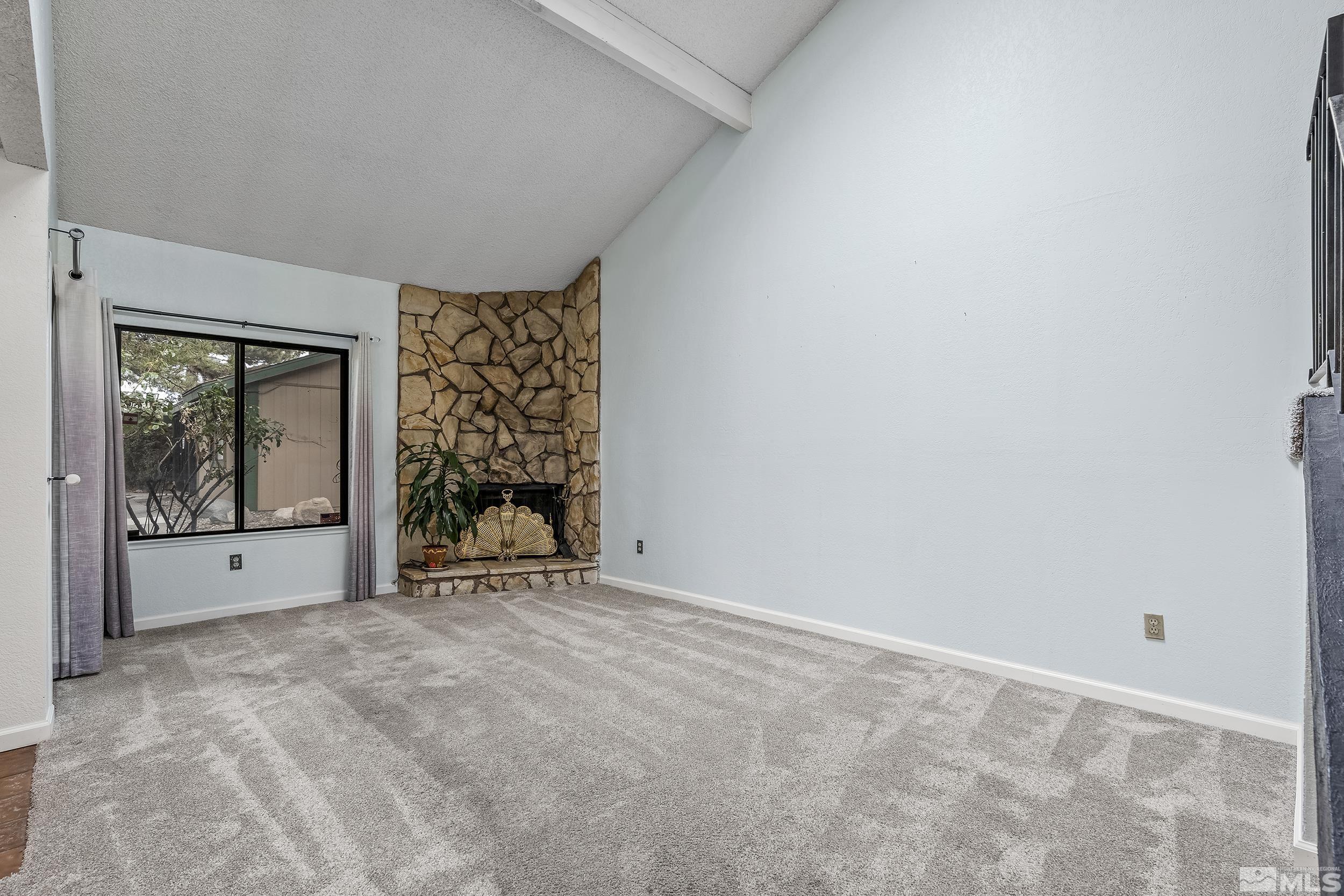 992 Holman Way