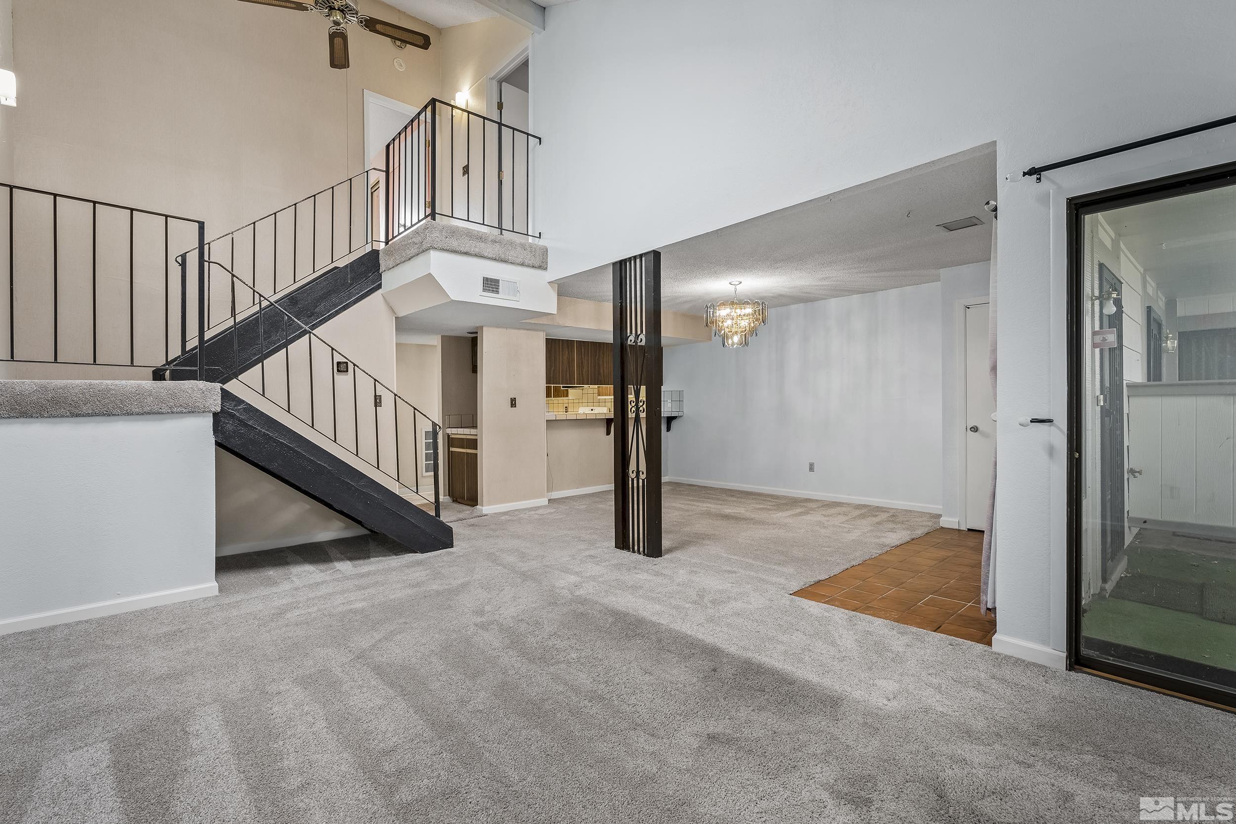 992 Holman Way