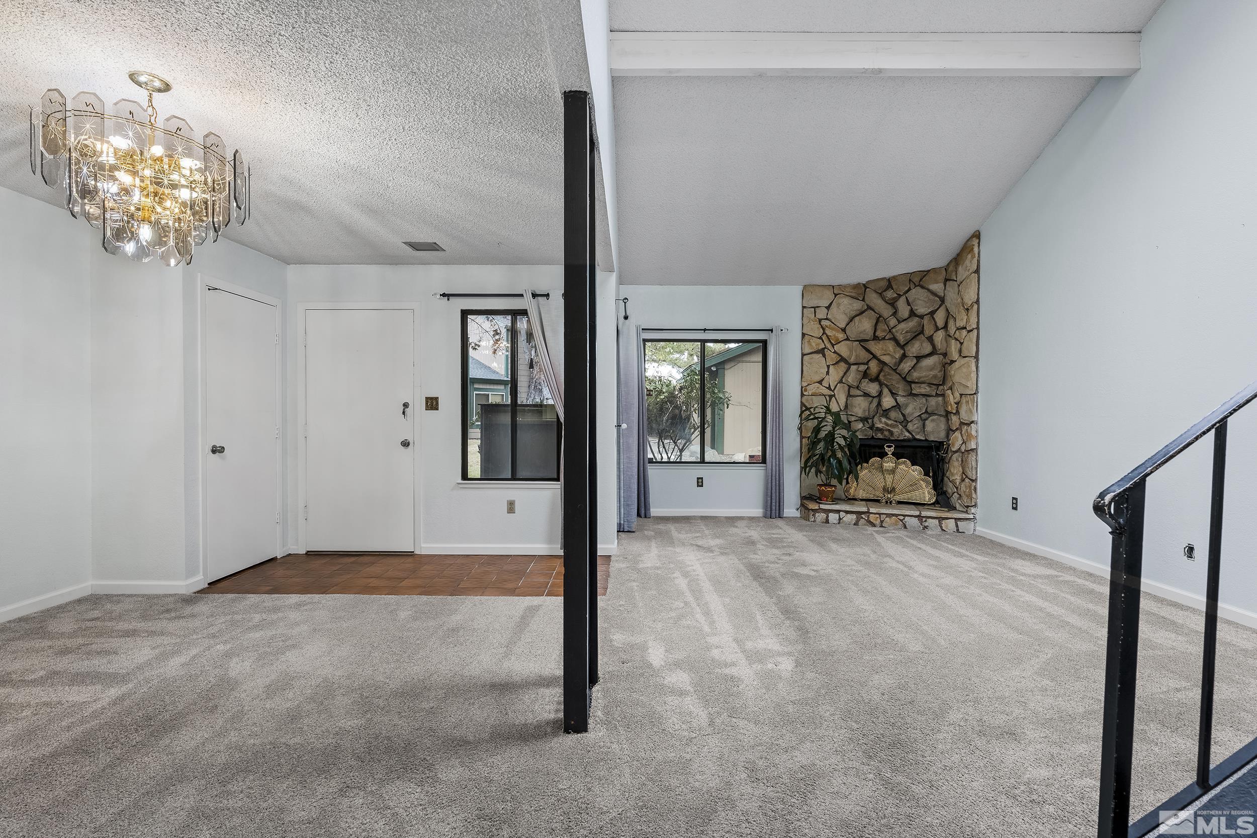 992 Holman Way