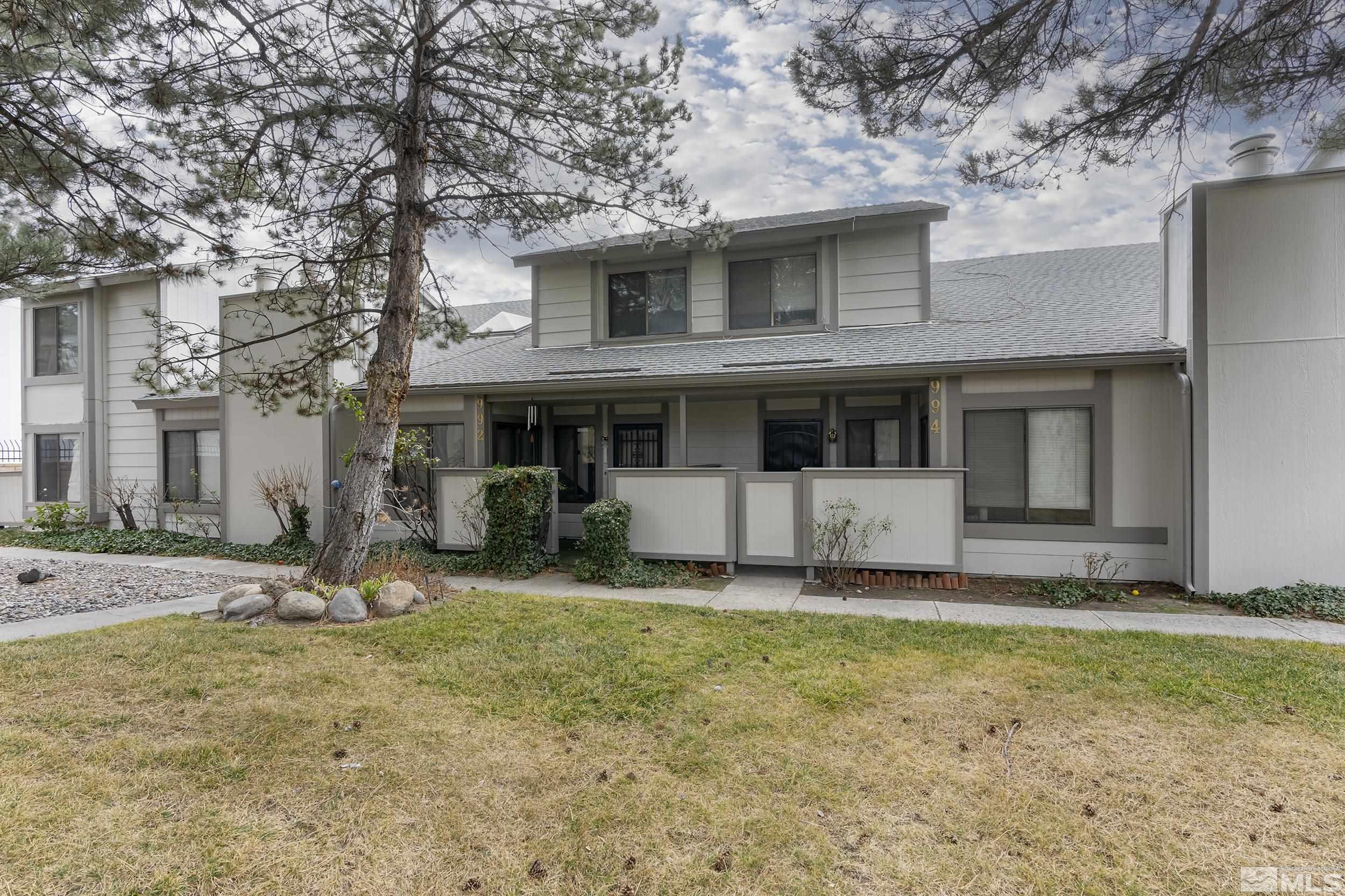 992 Holman Way