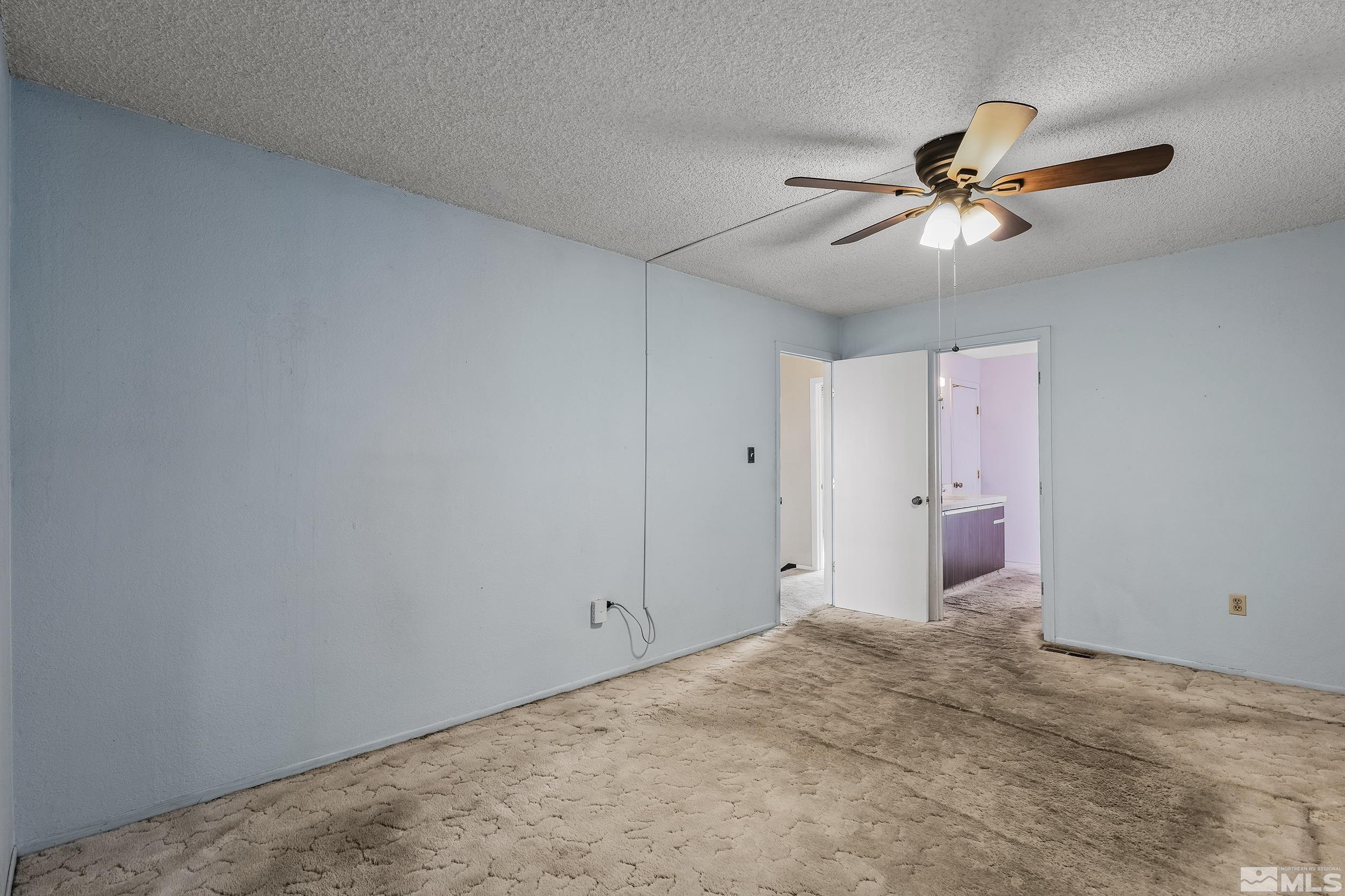 992 Holman Way