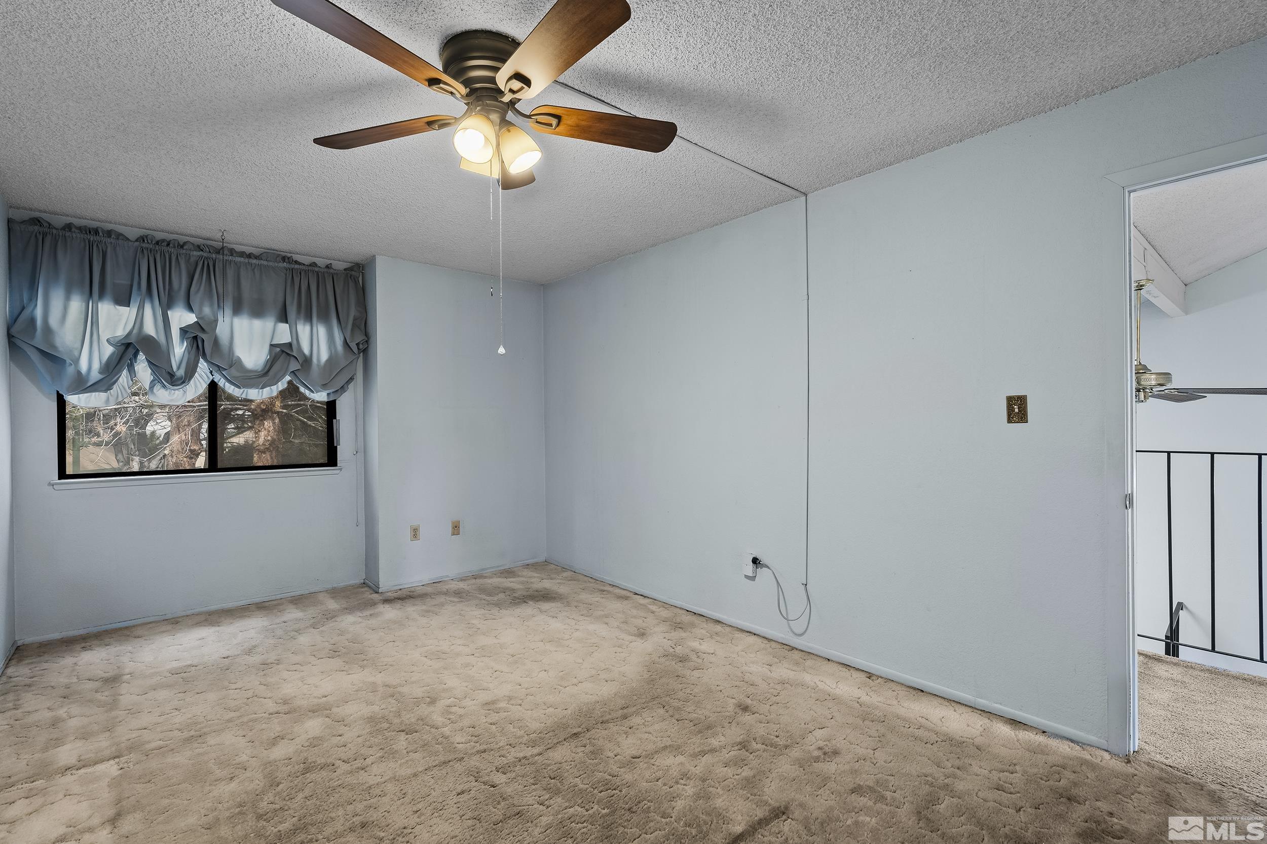 992 Holman Way