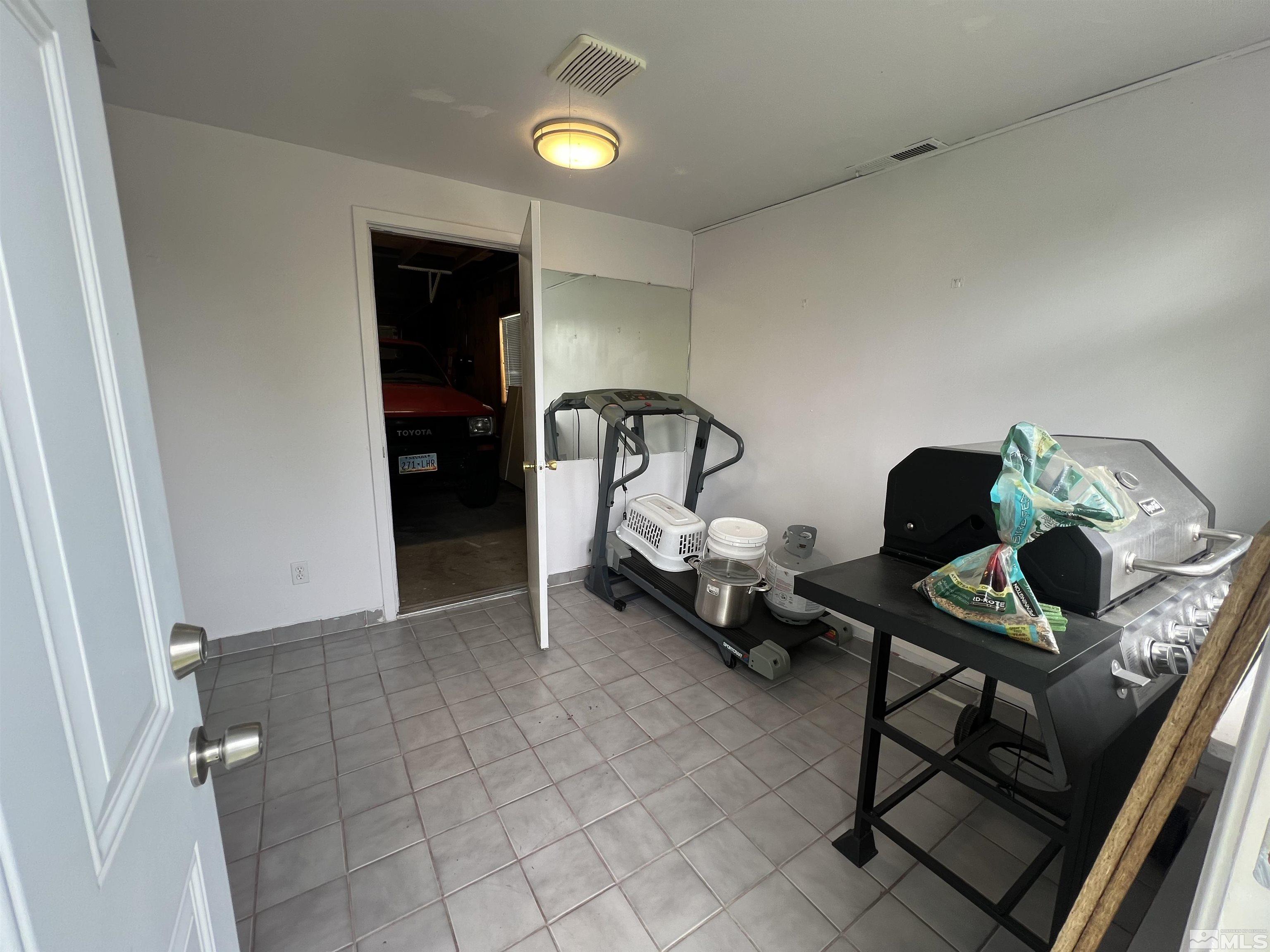 907 Peridot Court