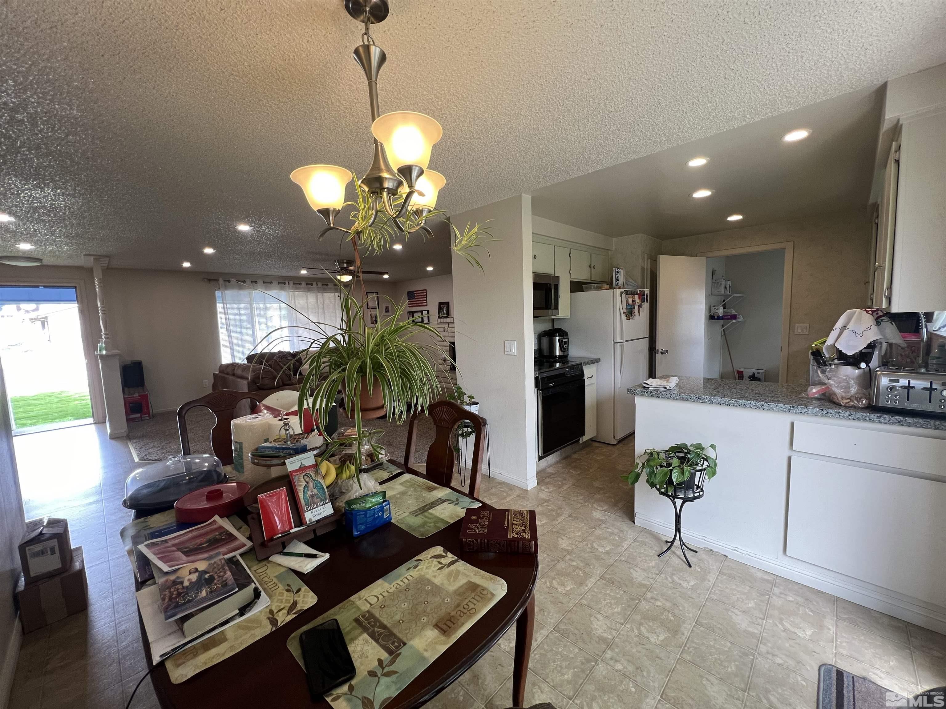 907 Peridot Court