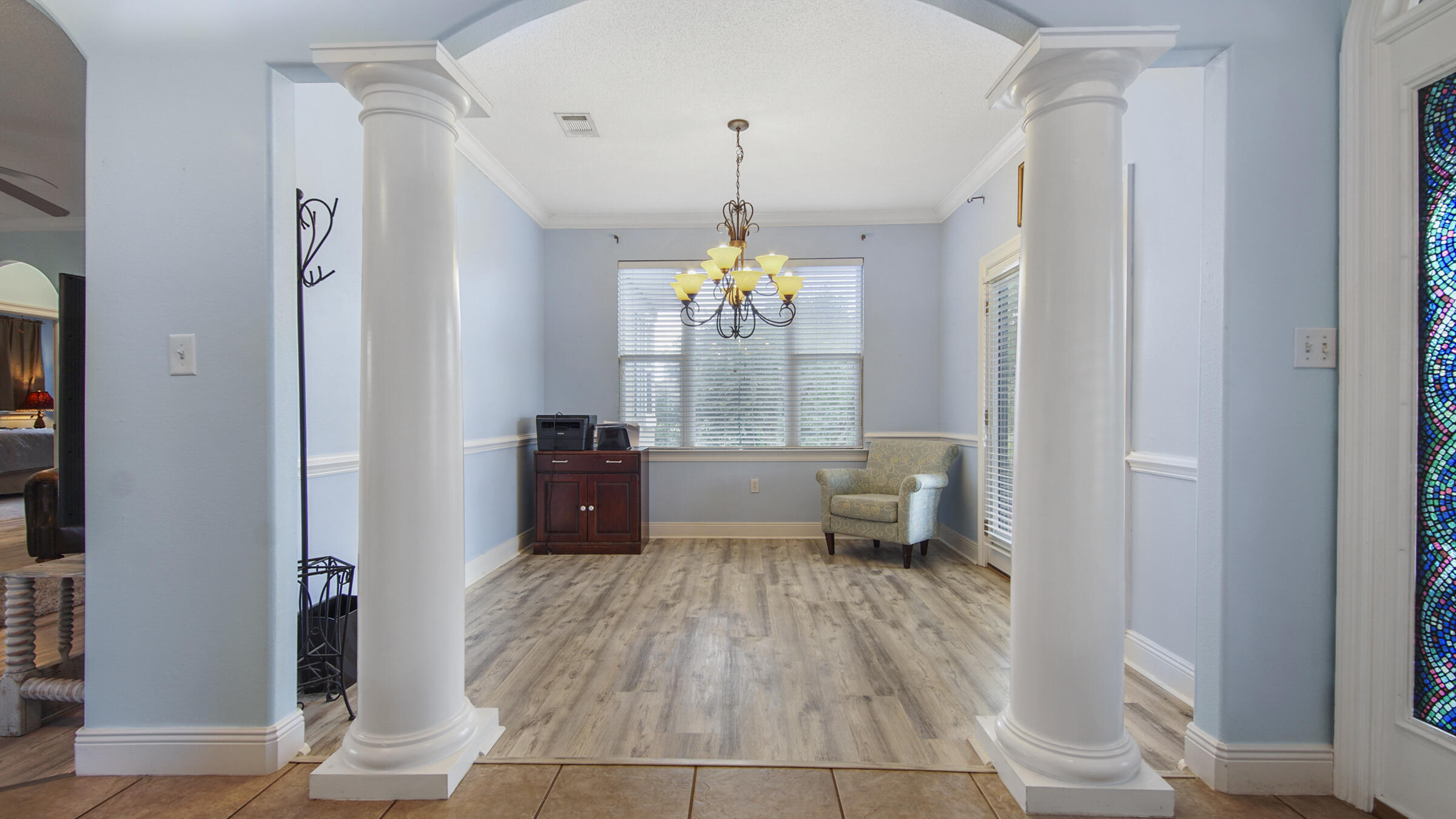 580 W Club House Drive