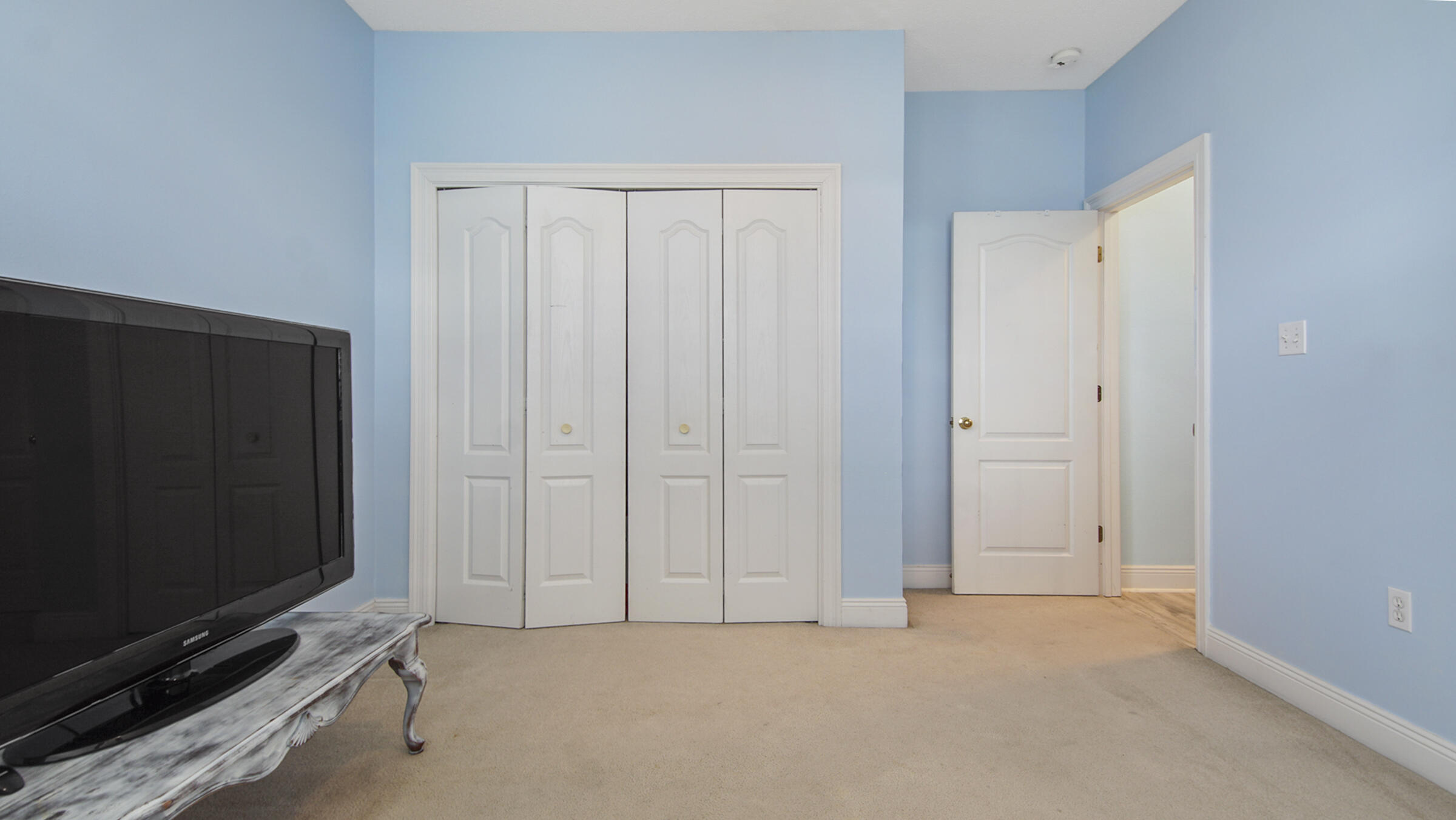 580 W Club House Drive