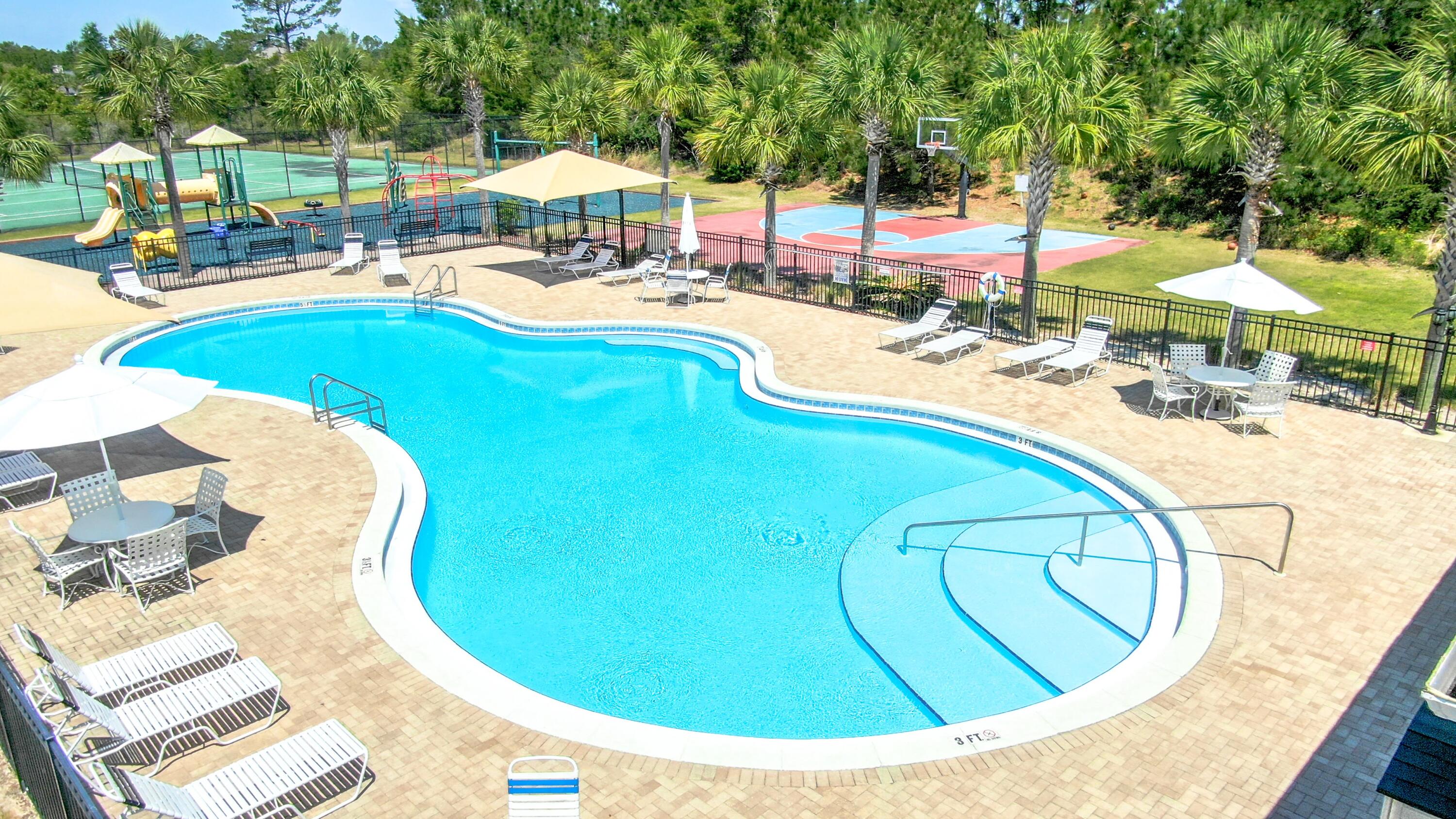 580 W Club House Drive