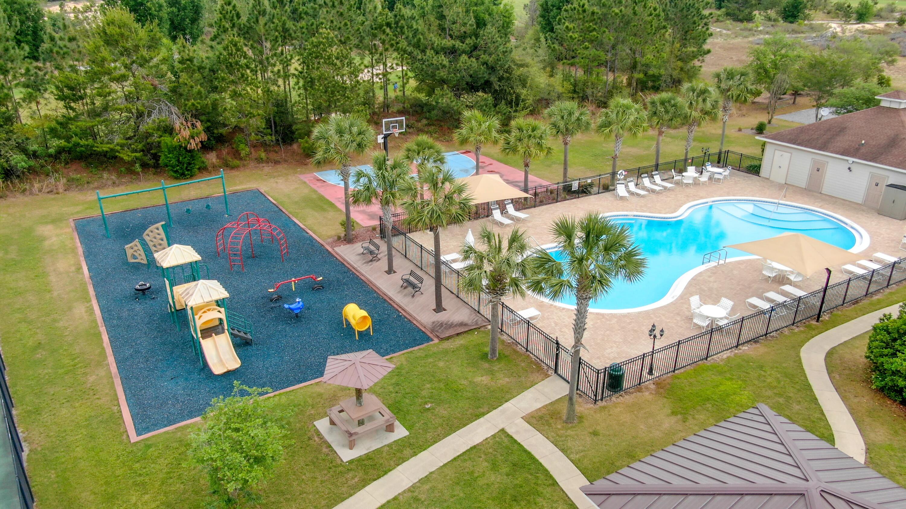 580 W Club House Drive