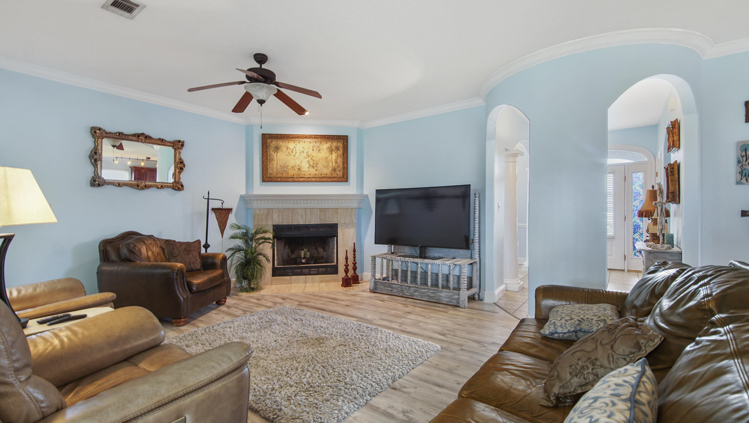 580 W Club House Drive