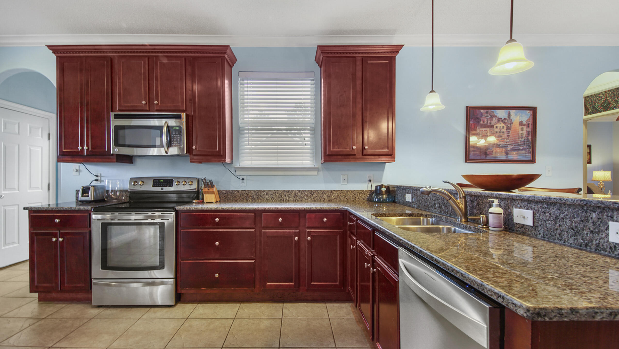 580 W Club House Drive