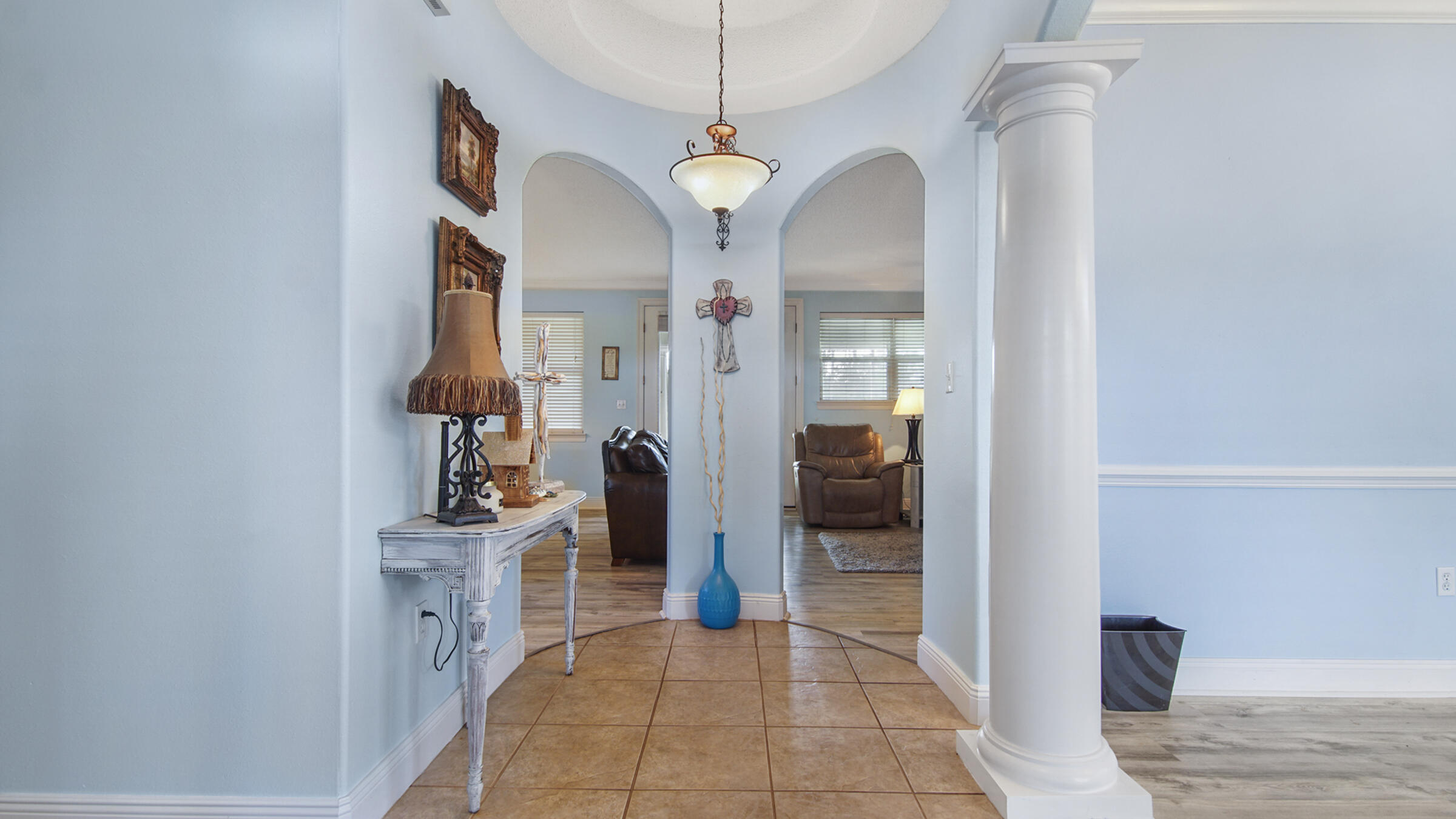 580 W Club House Drive