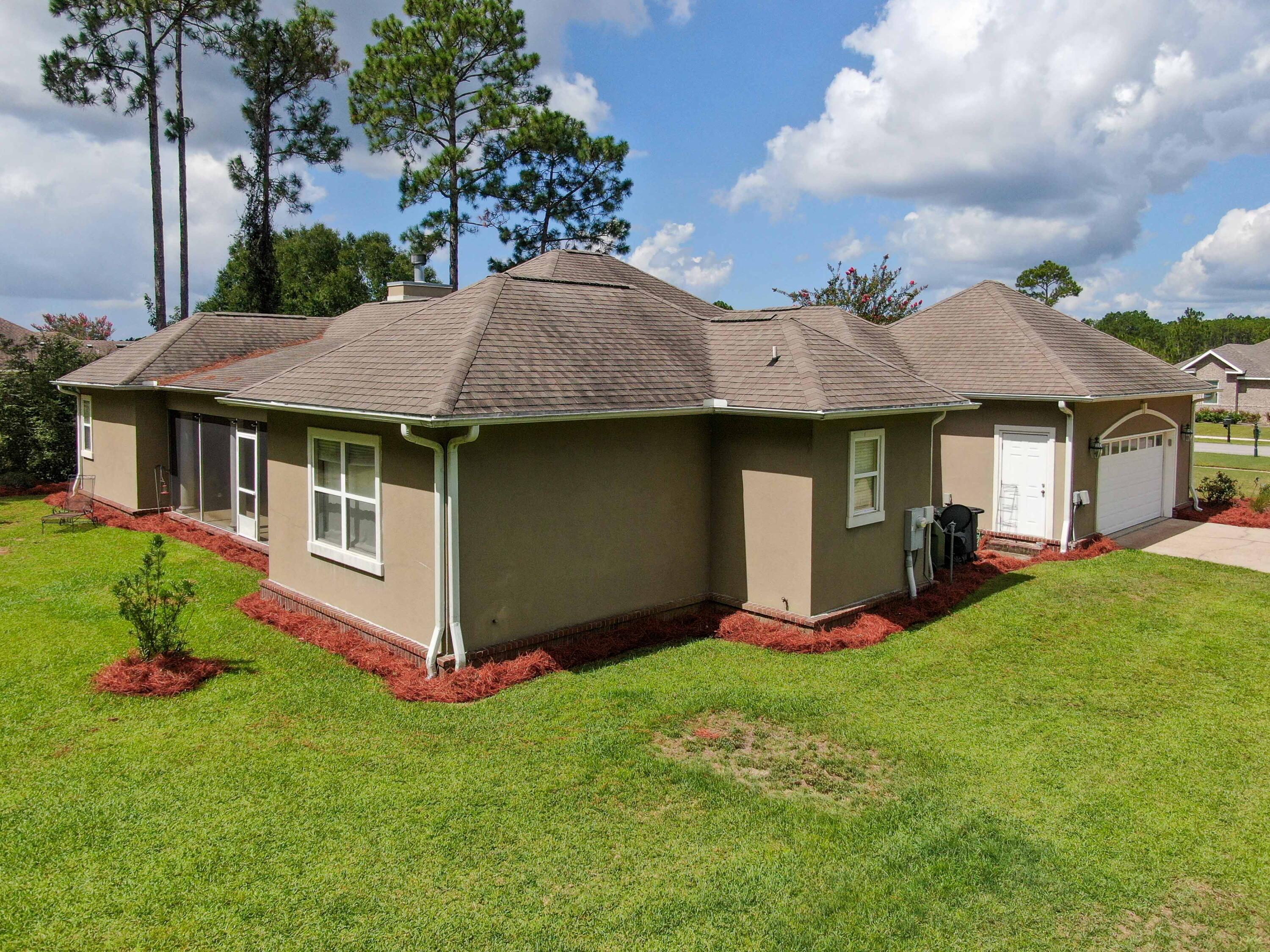 580 W Club House Drive