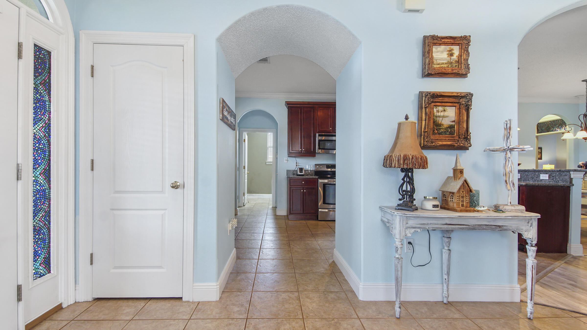 580 W Club House Drive