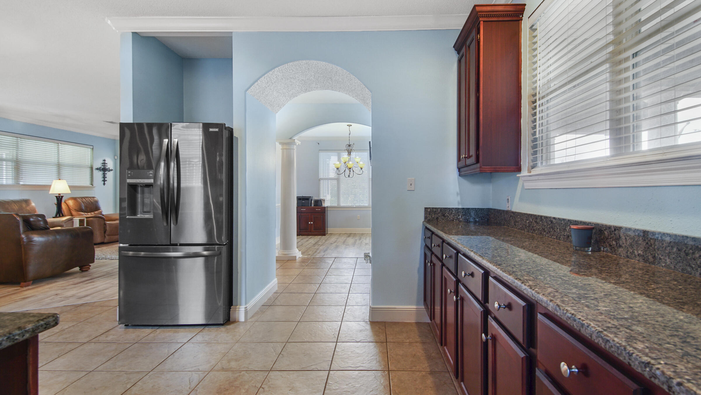 580 W Club House Drive