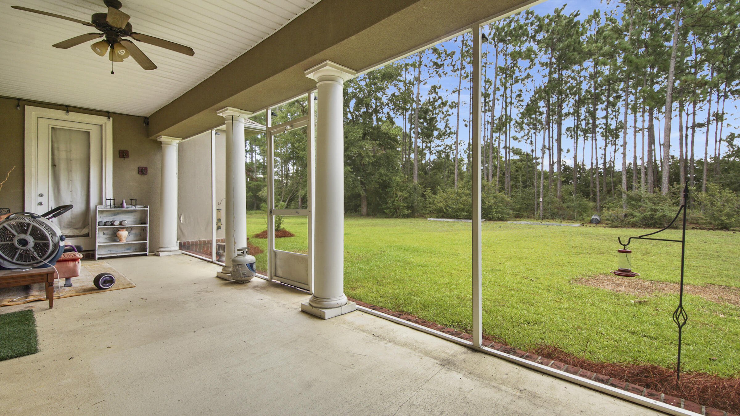 580 W Club House Drive