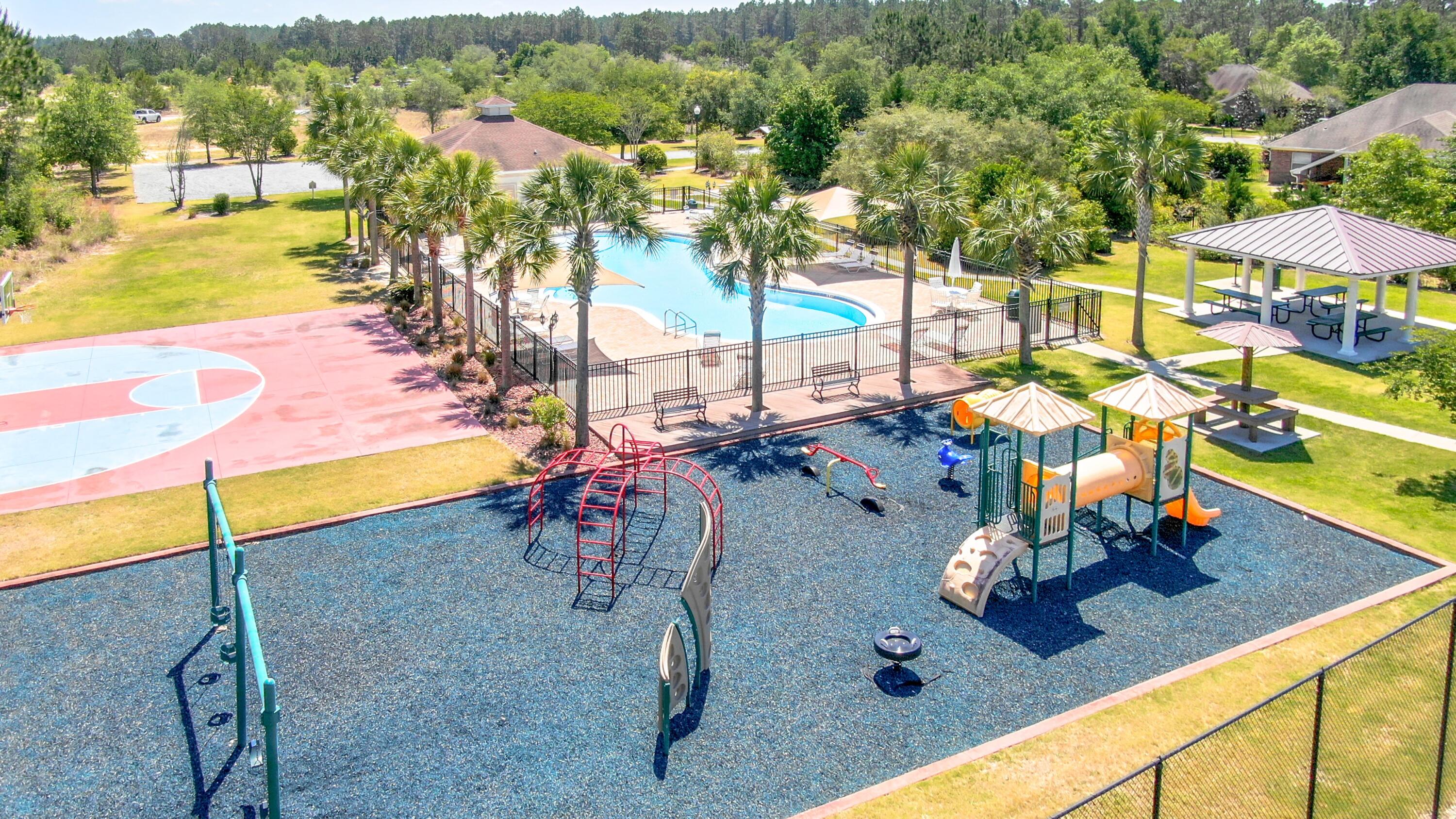 580 W Club House Drive