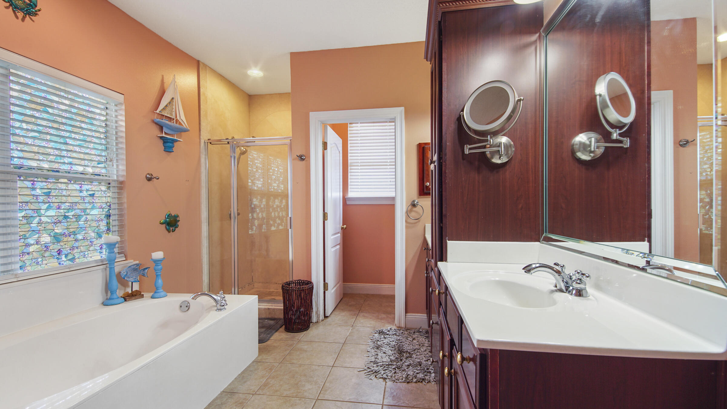 580 W Club House Drive