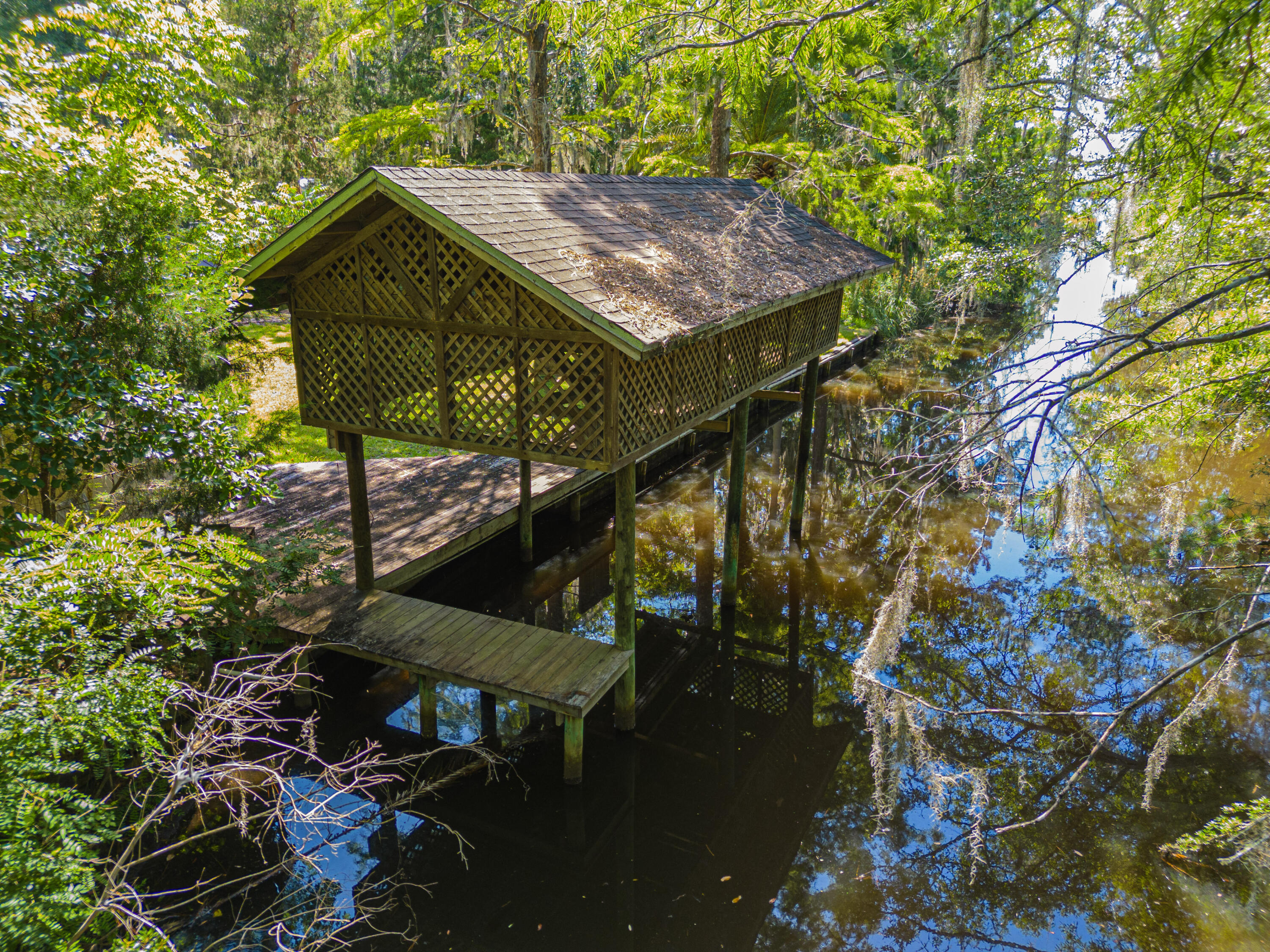 567 Pitts Bayshore Drive