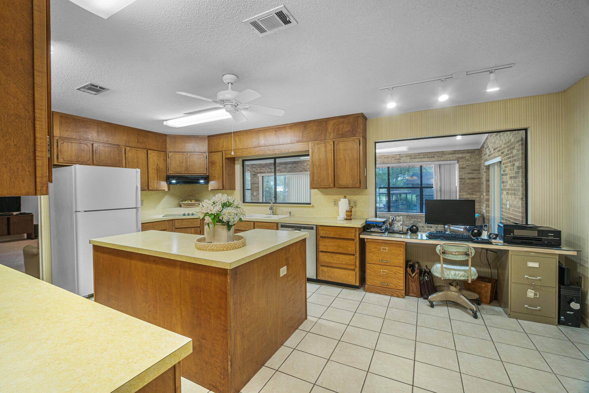 567 Pitts Bayshore Drive