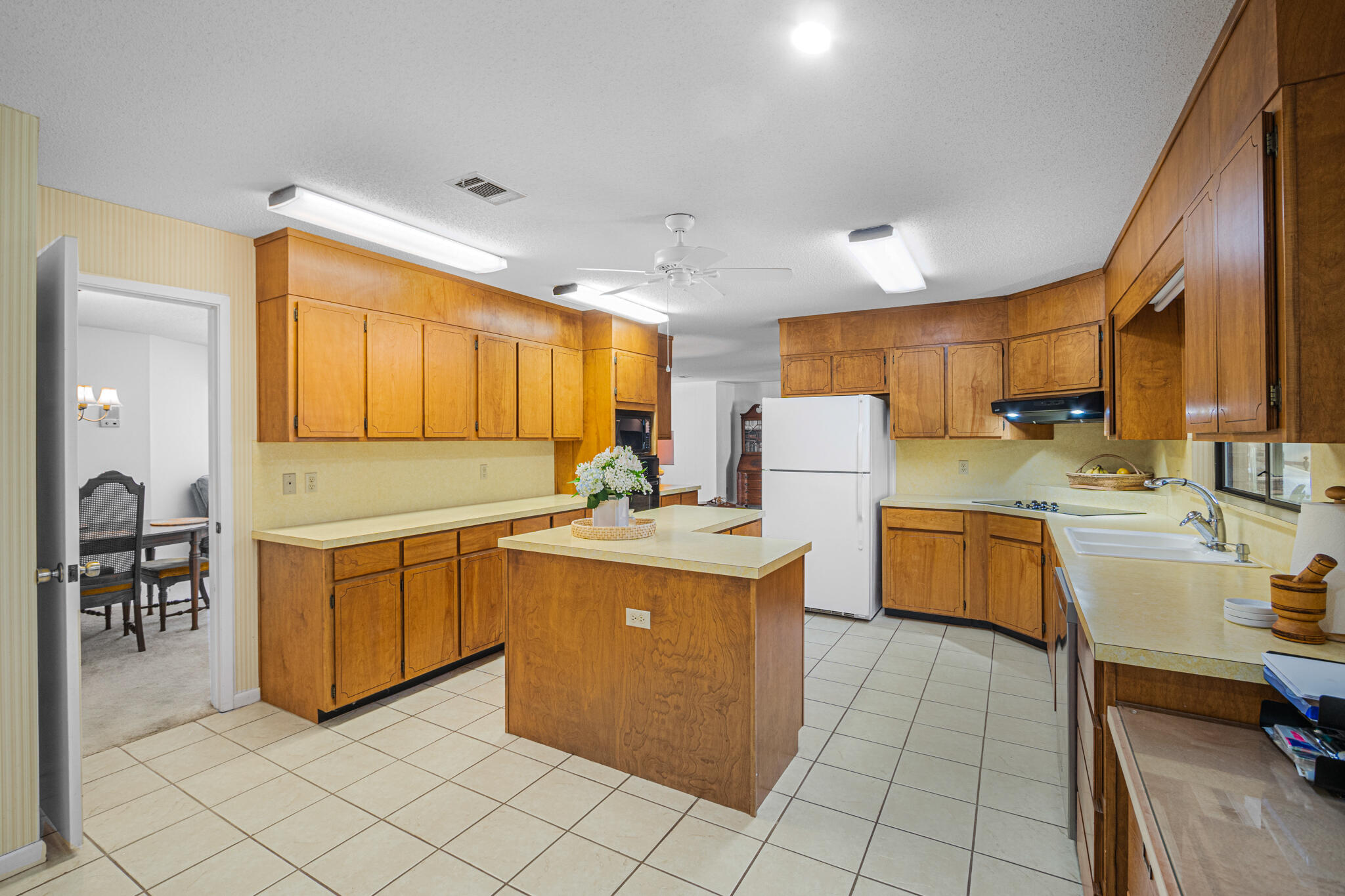 567 Pitts Bayshore Drive