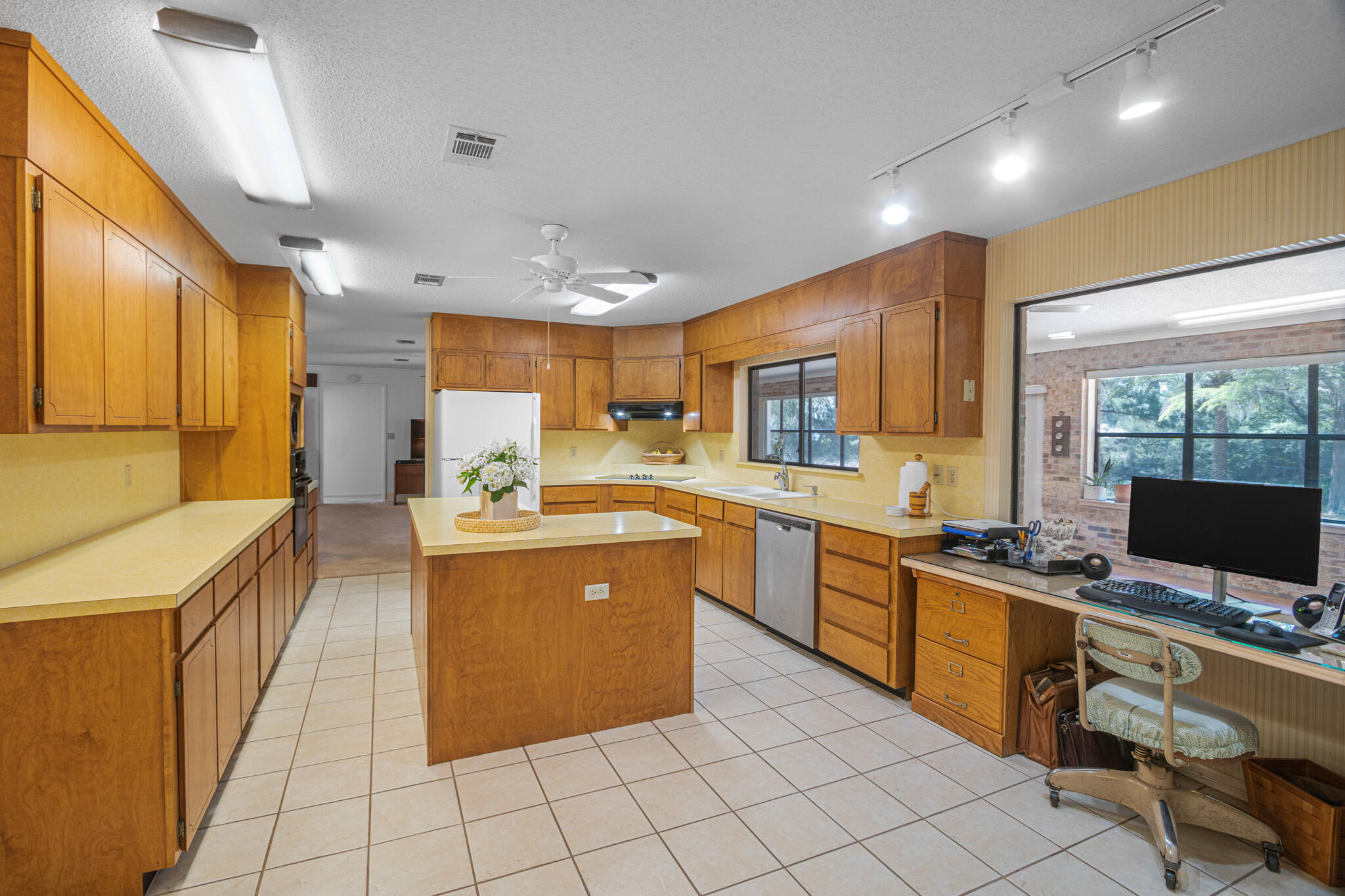 567 Pitts Bayshore Drive