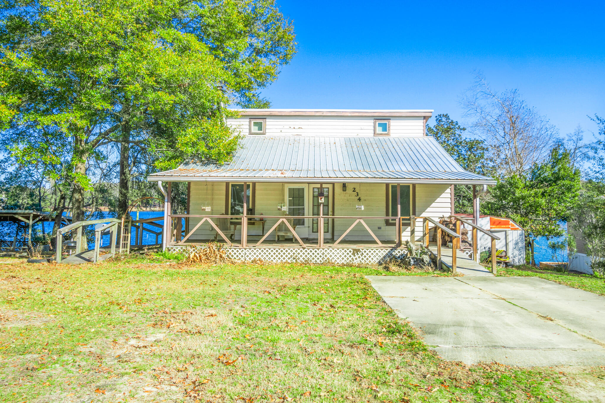 234 Blue Gill Loop, DeFuniak Springs