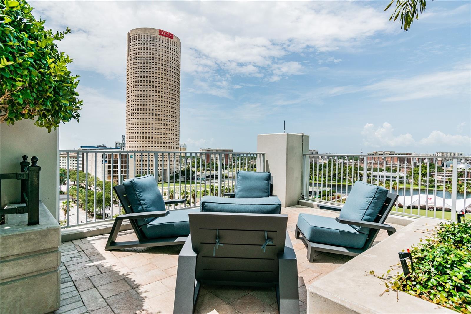 777 N ASHLEY DR #1805