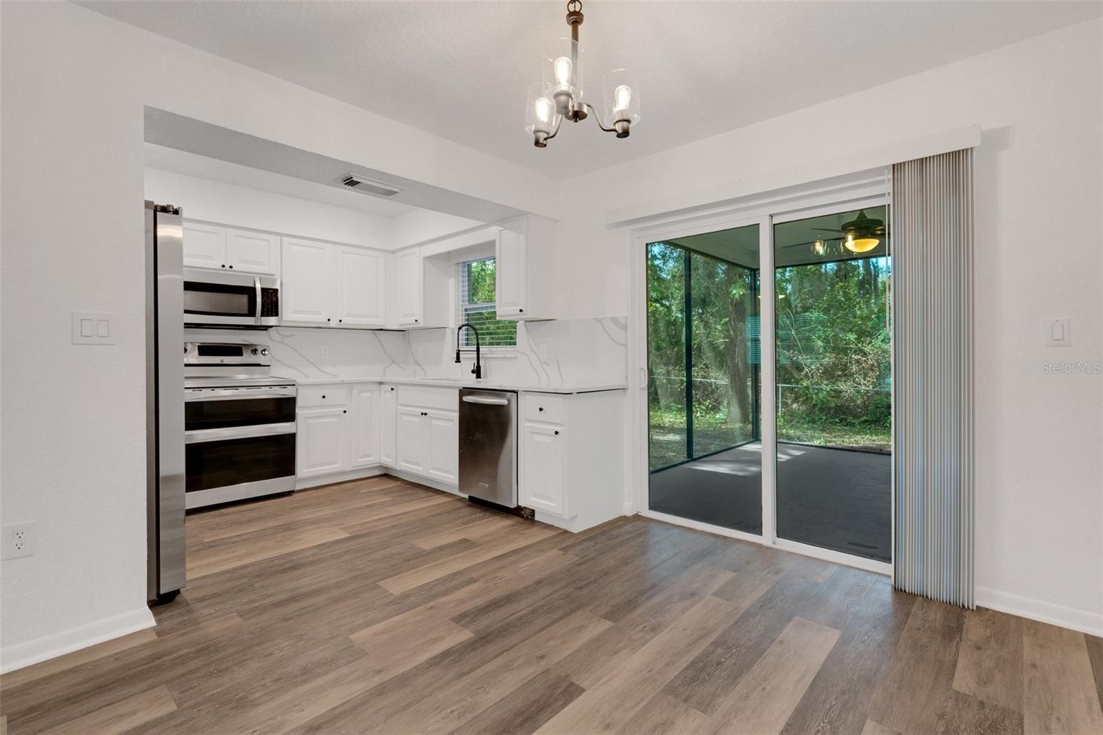 6526 CREEKVIEW TER N