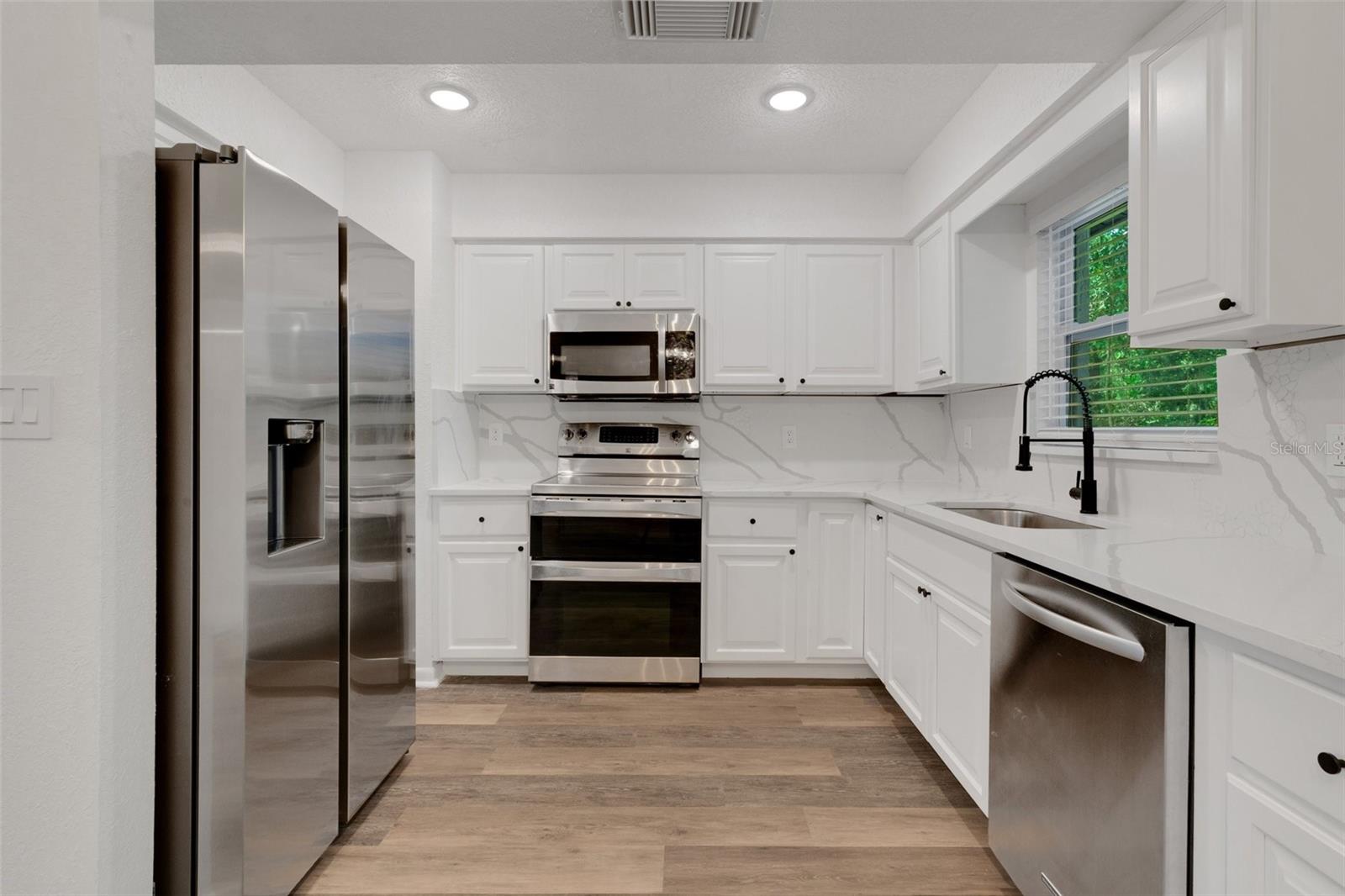 6526 CREEKVIEW TER N