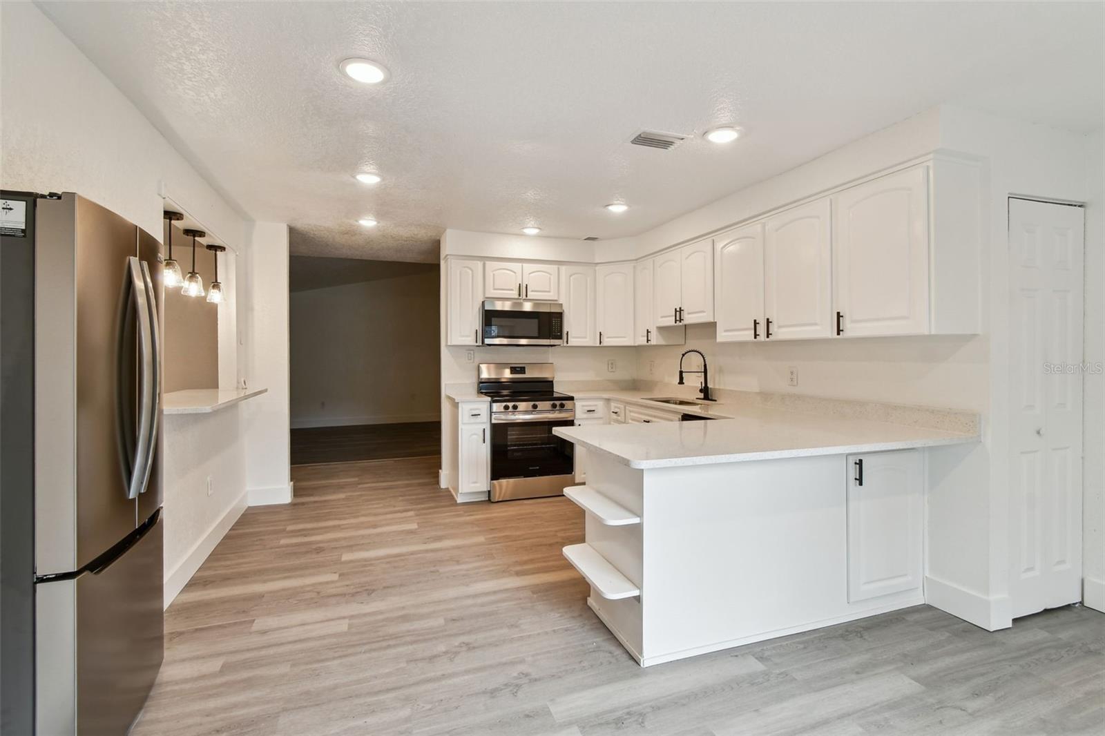 4260 SAINT LAWRENCE DR