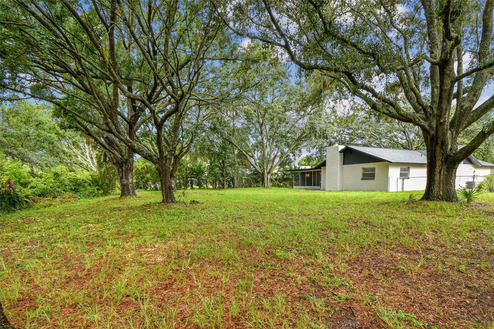 4260 SAINT LAWRENCE DR