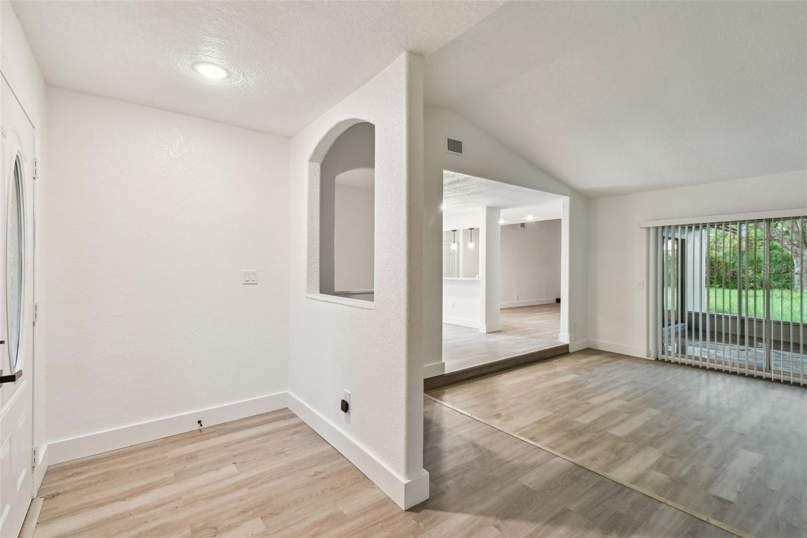4260 SAINT LAWRENCE DR