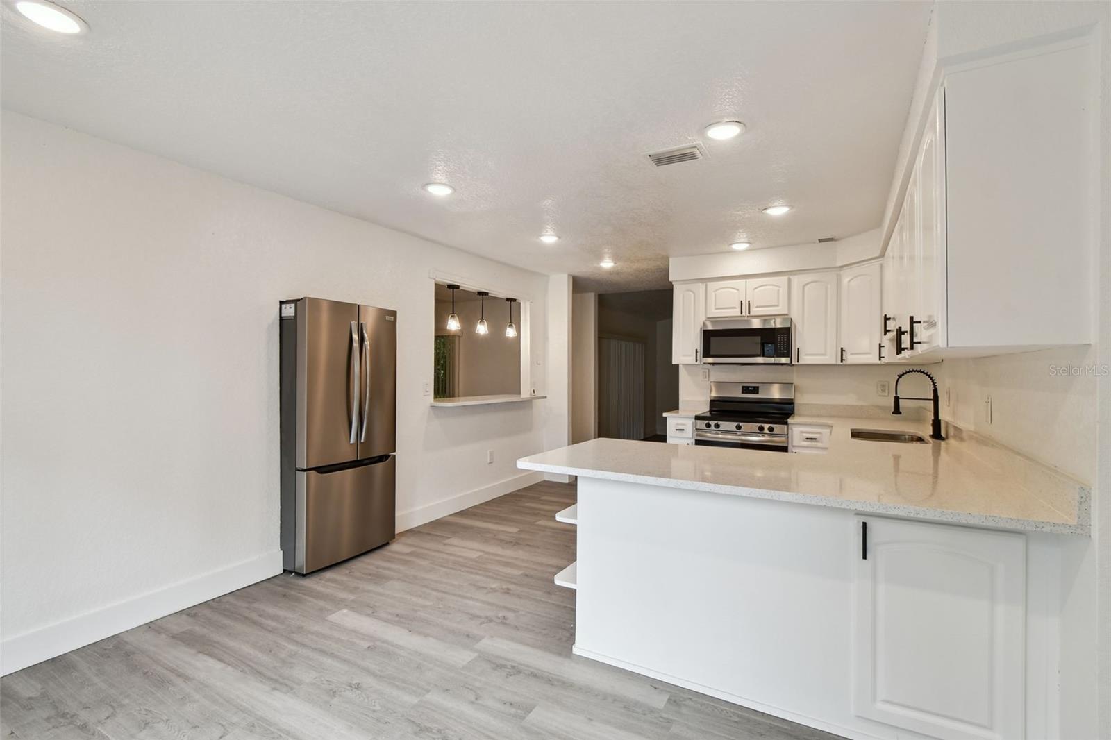 4260 SAINT LAWRENCE DR