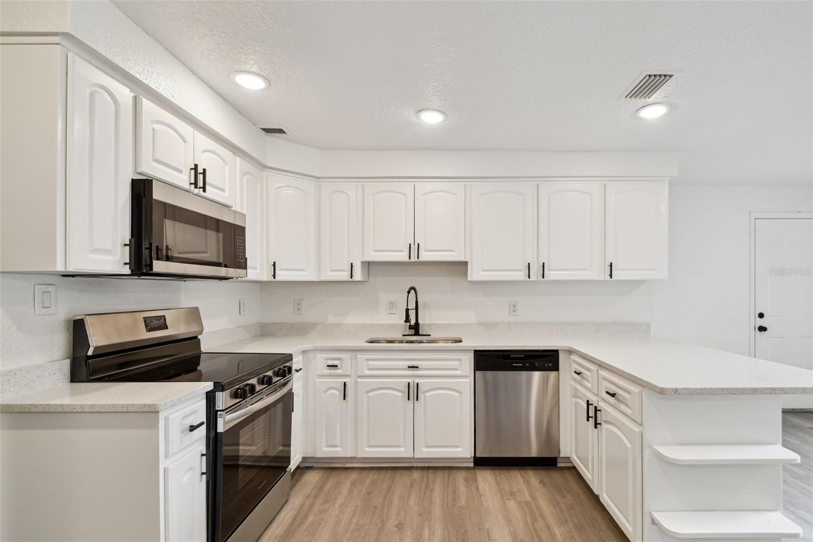 4260 SAINT LAWRENCE DR
