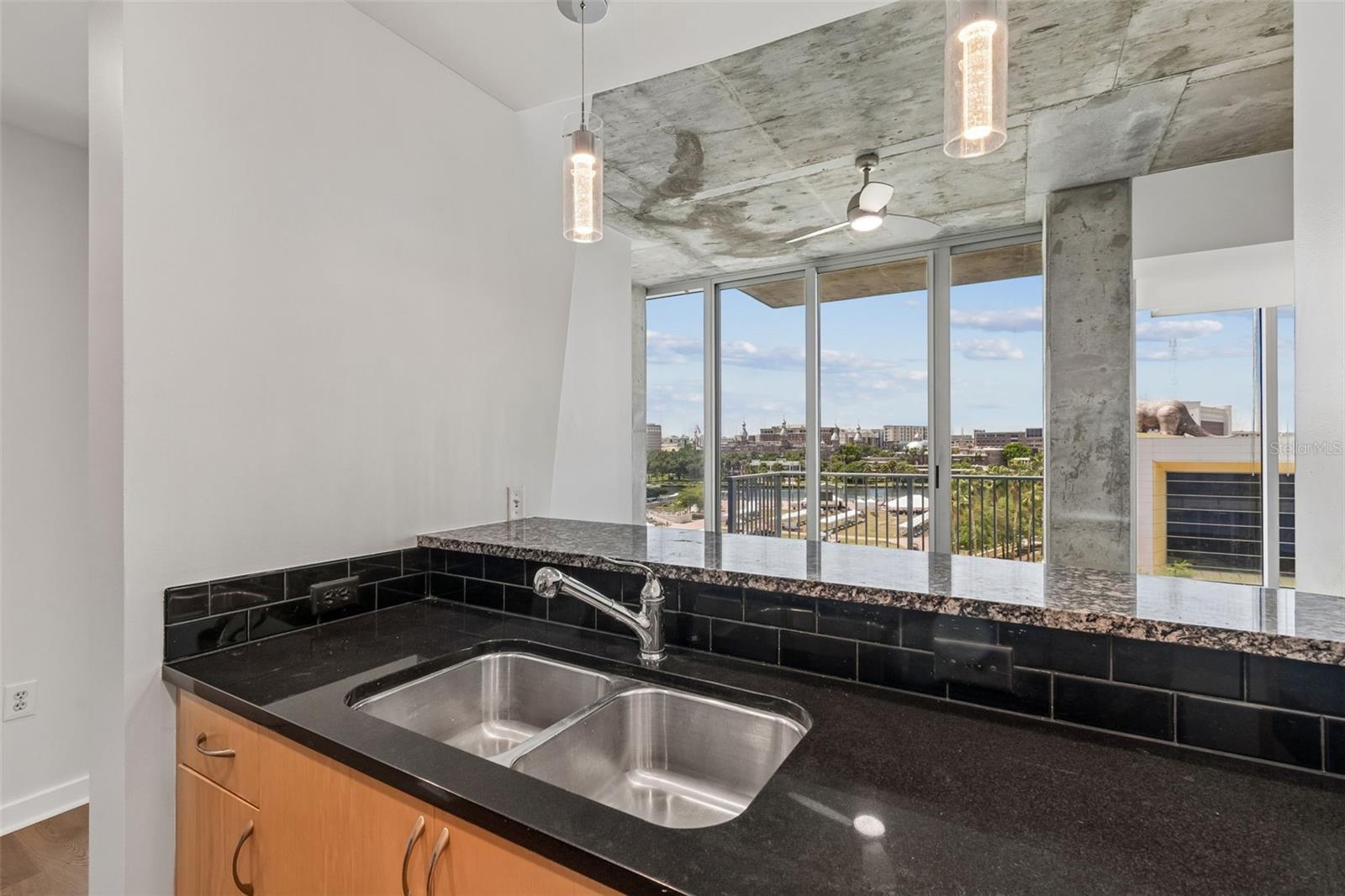 777 N ASHLEY DR #502