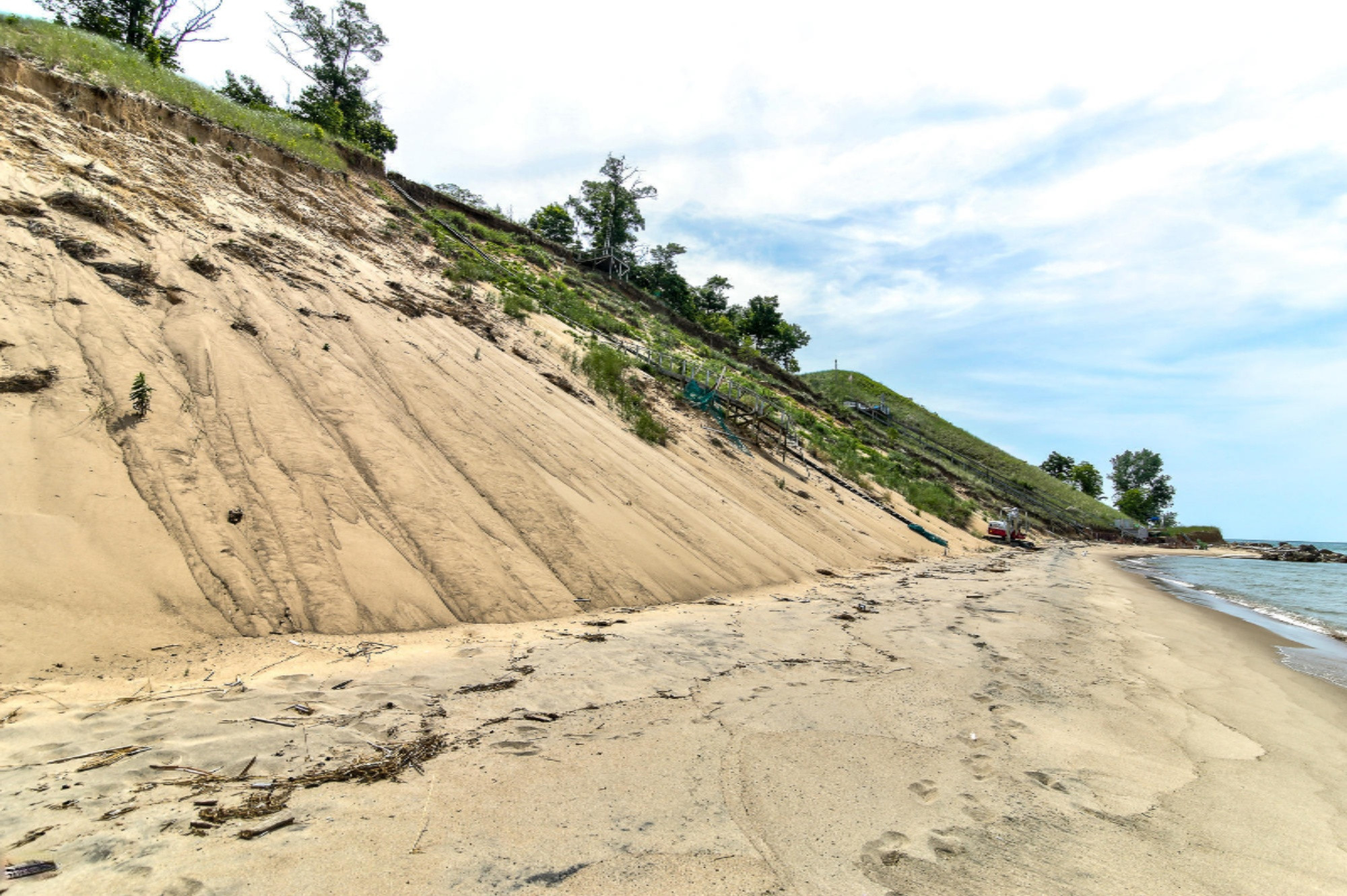 6467 Lakeshore Drive