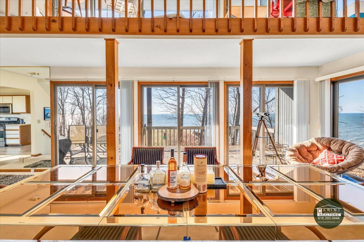 6467 Lakeshore Drive
