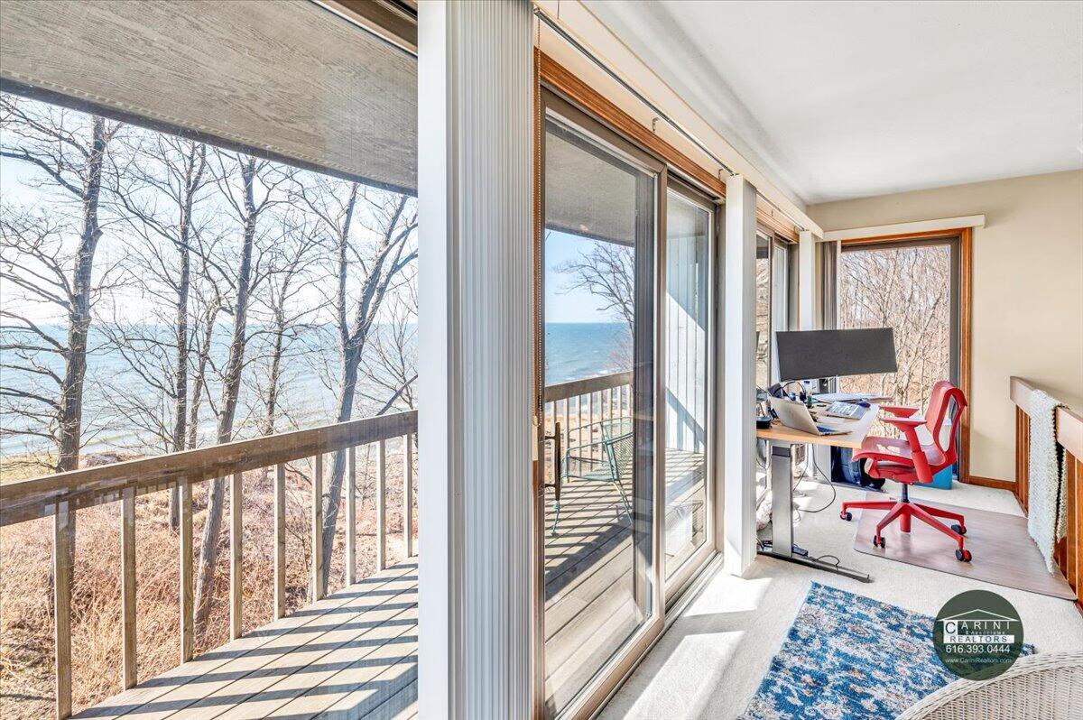 6467 Lakeshore Drive