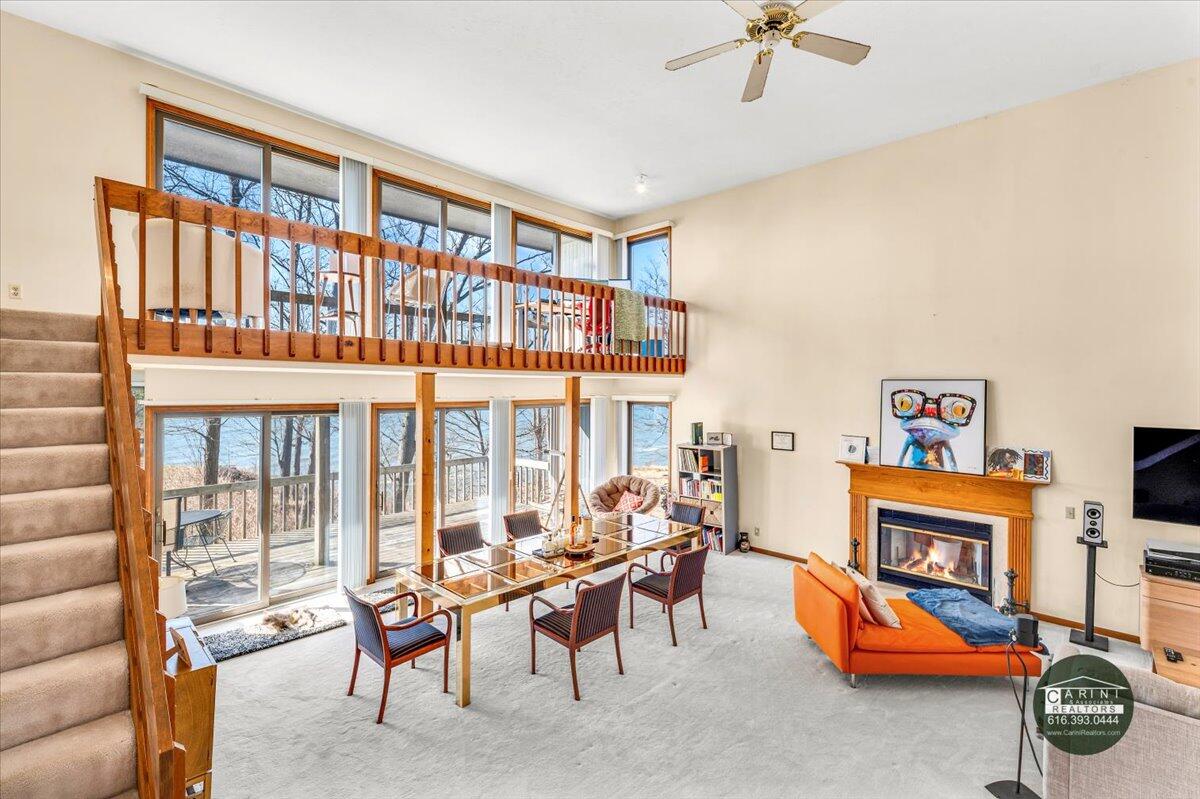 6467 Lakeshore Drive