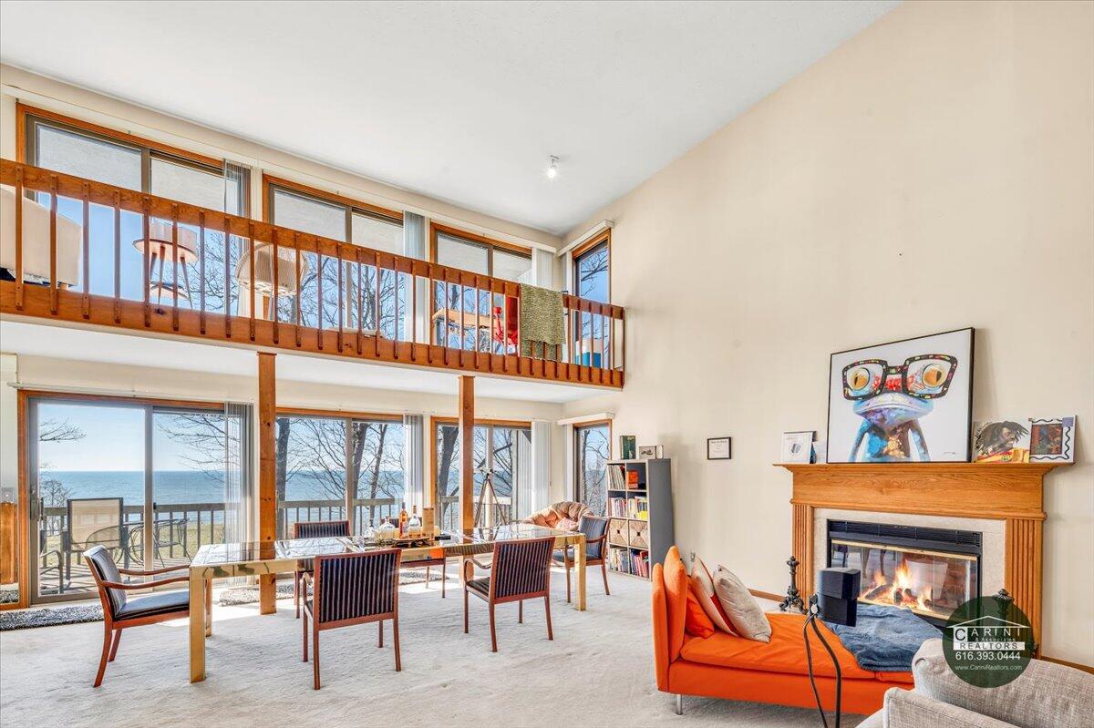 6467 Lakeshore Drive