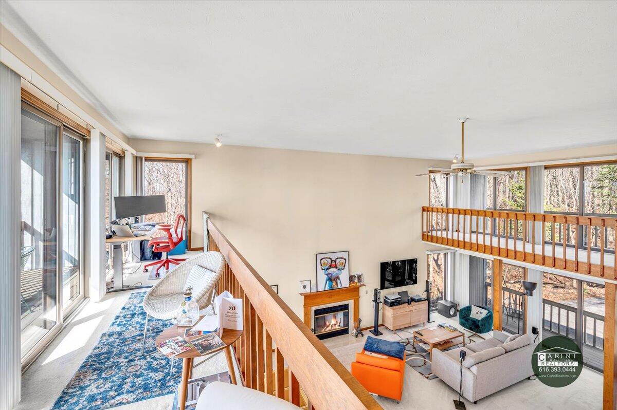6467 Lakeshore Drive