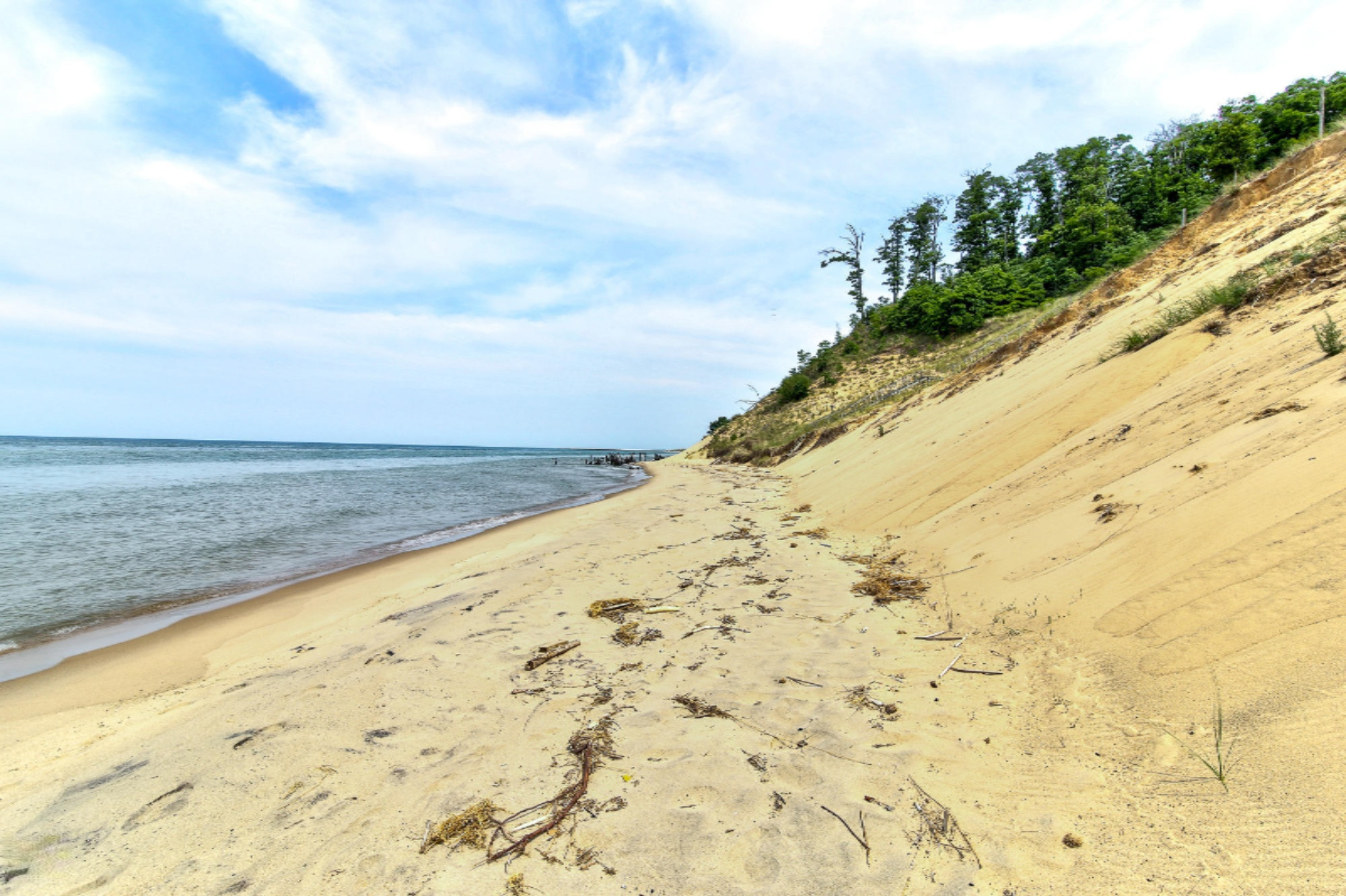 6467 Lakeshore Drive