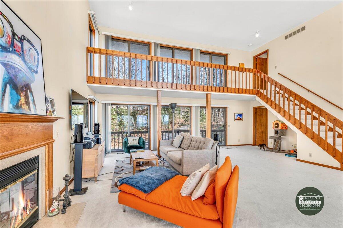 6467 Lakeshore Drive
