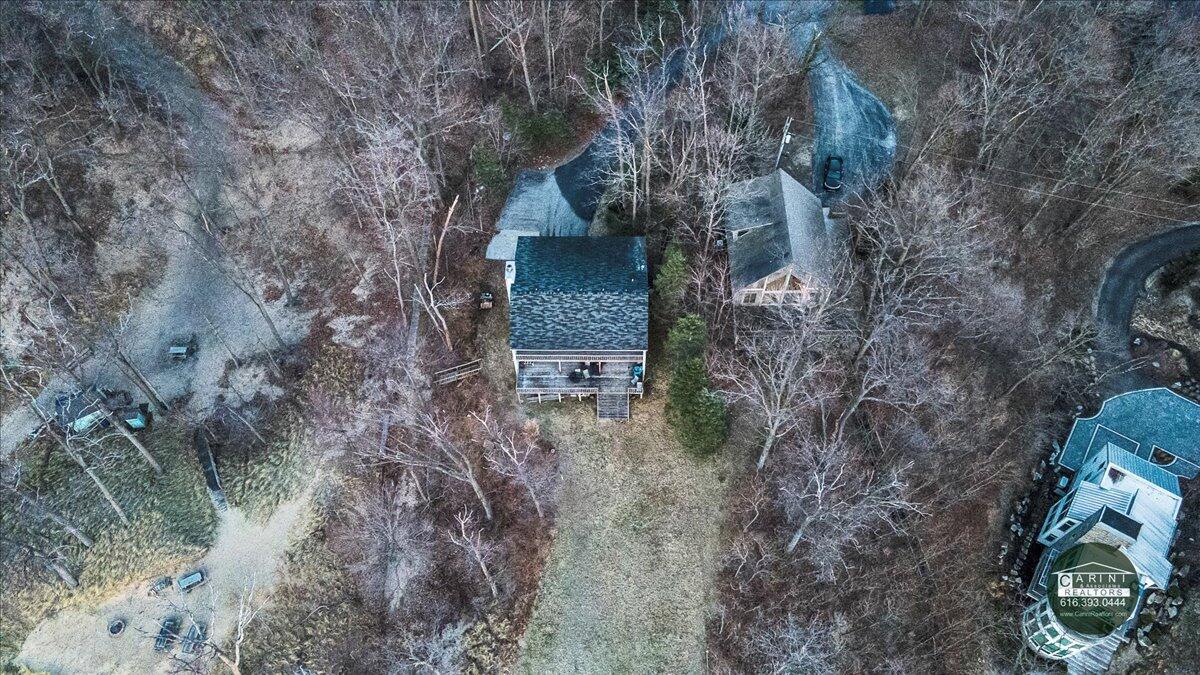 6467 Lakeshore Drive