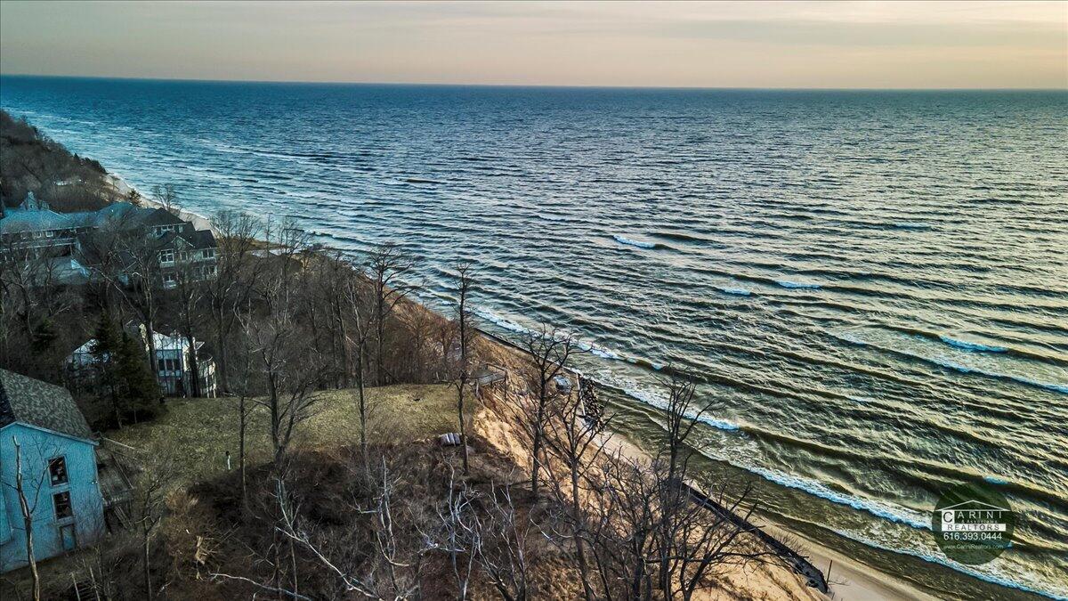 6467 Lakeshore Drive