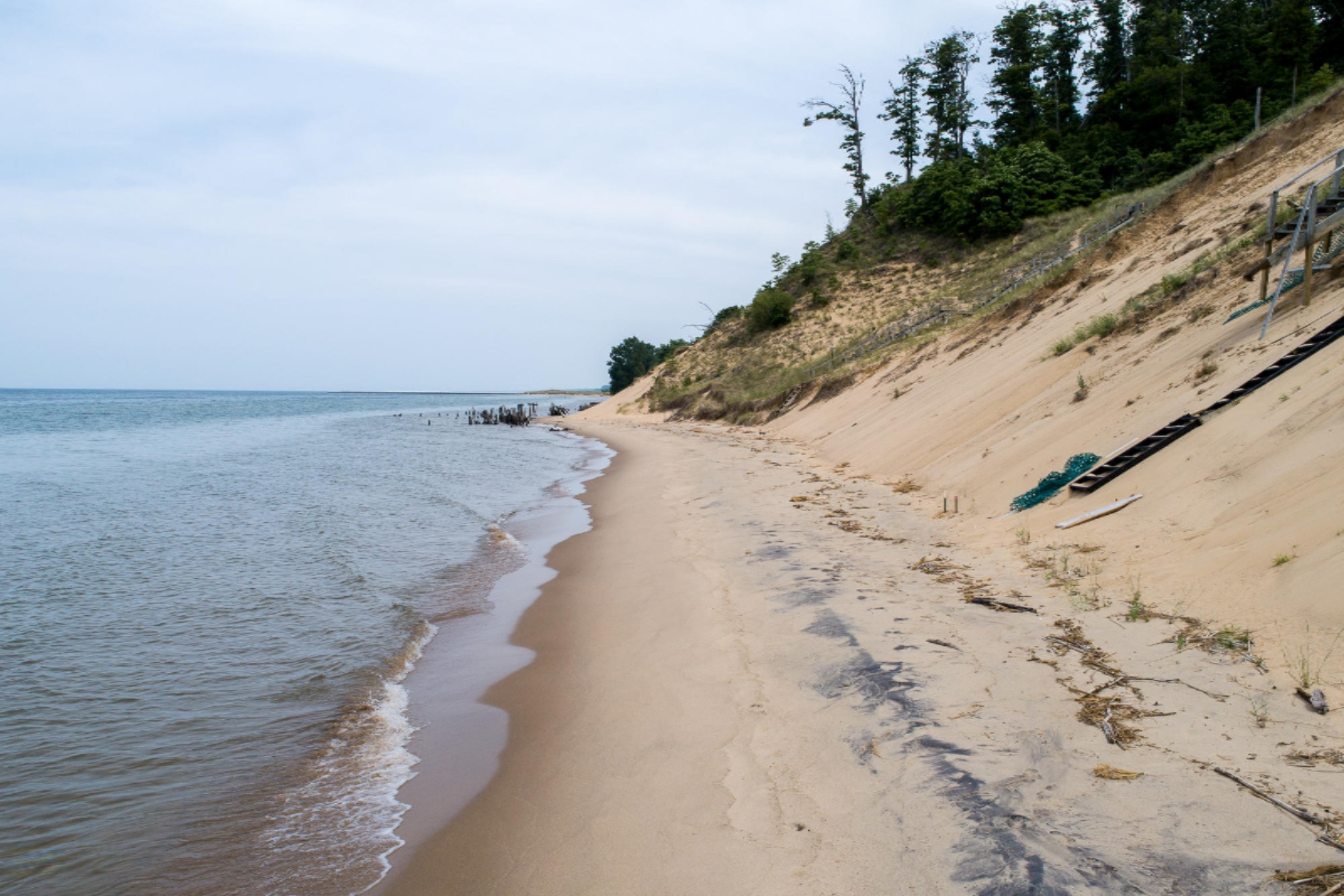 6467 Lakeshore Drive